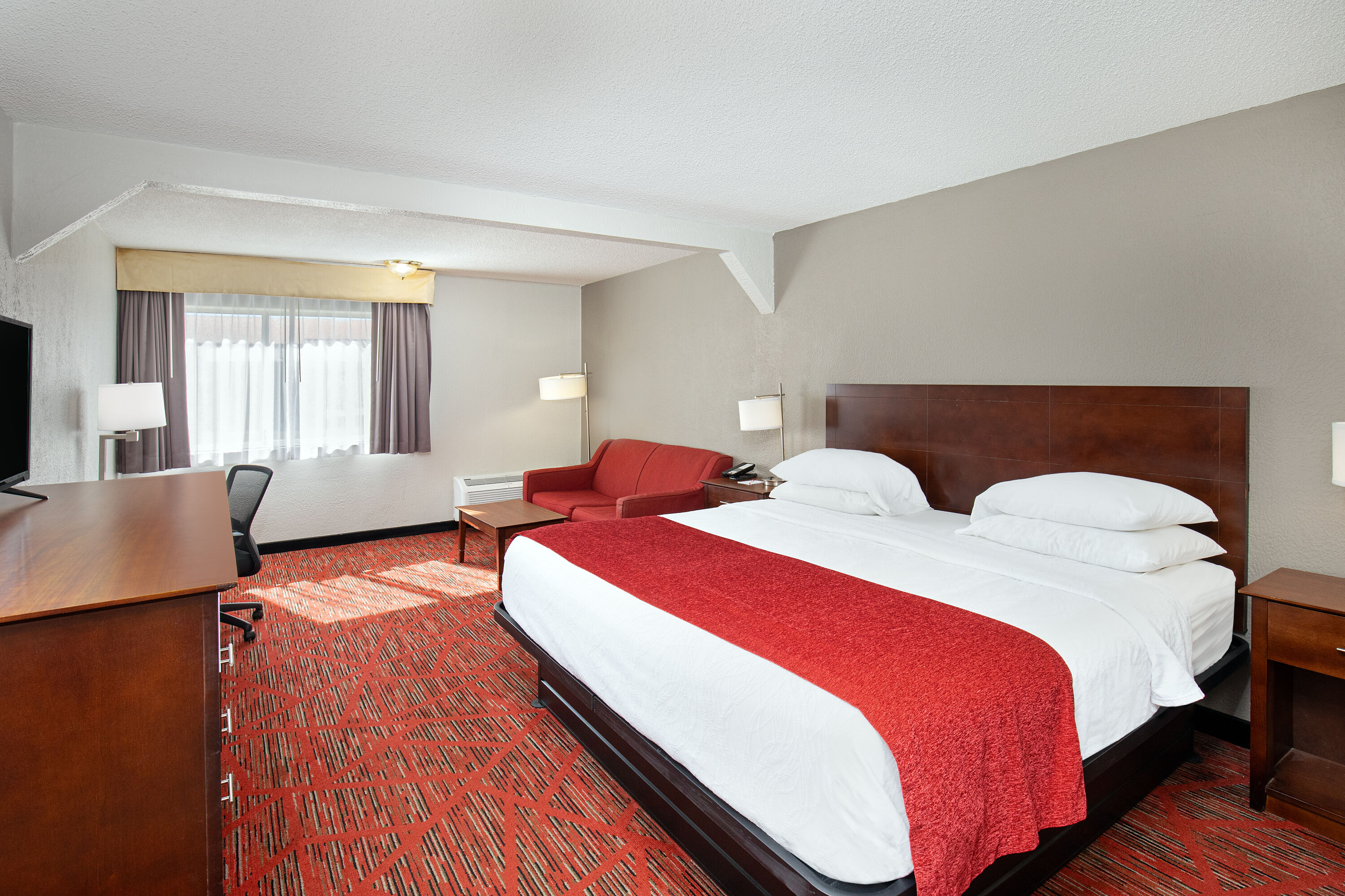 Guest room at the Ramada by Wyndham Bowling Green in Bowling Green, Kentucky