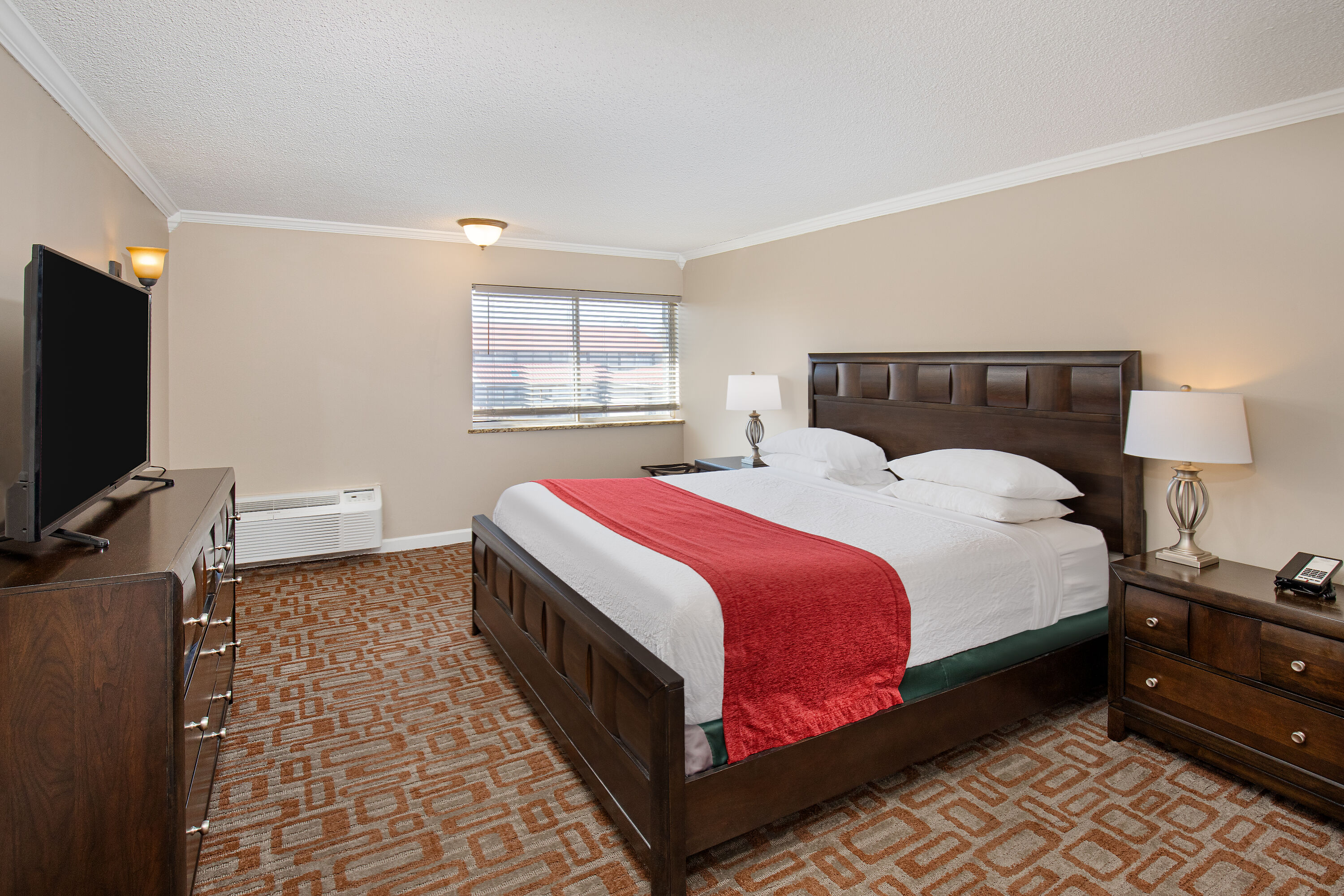 Ramada by Wyndham Bowling Green suite in Bowling Green, Kentucky