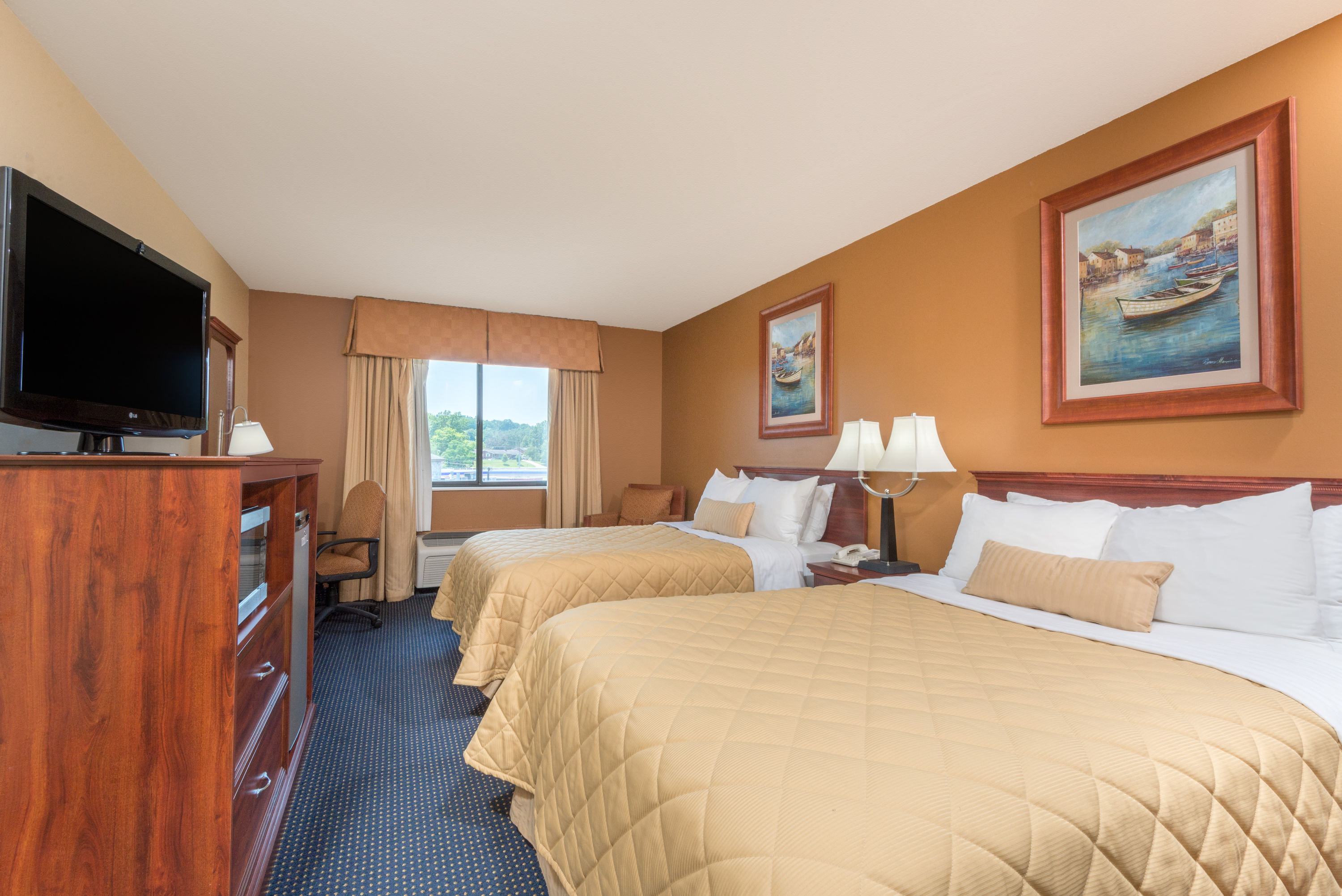 Guest room at the Ramada by Wyndham Catlettsburg/Ashland in Catlettsburg, Kentucky