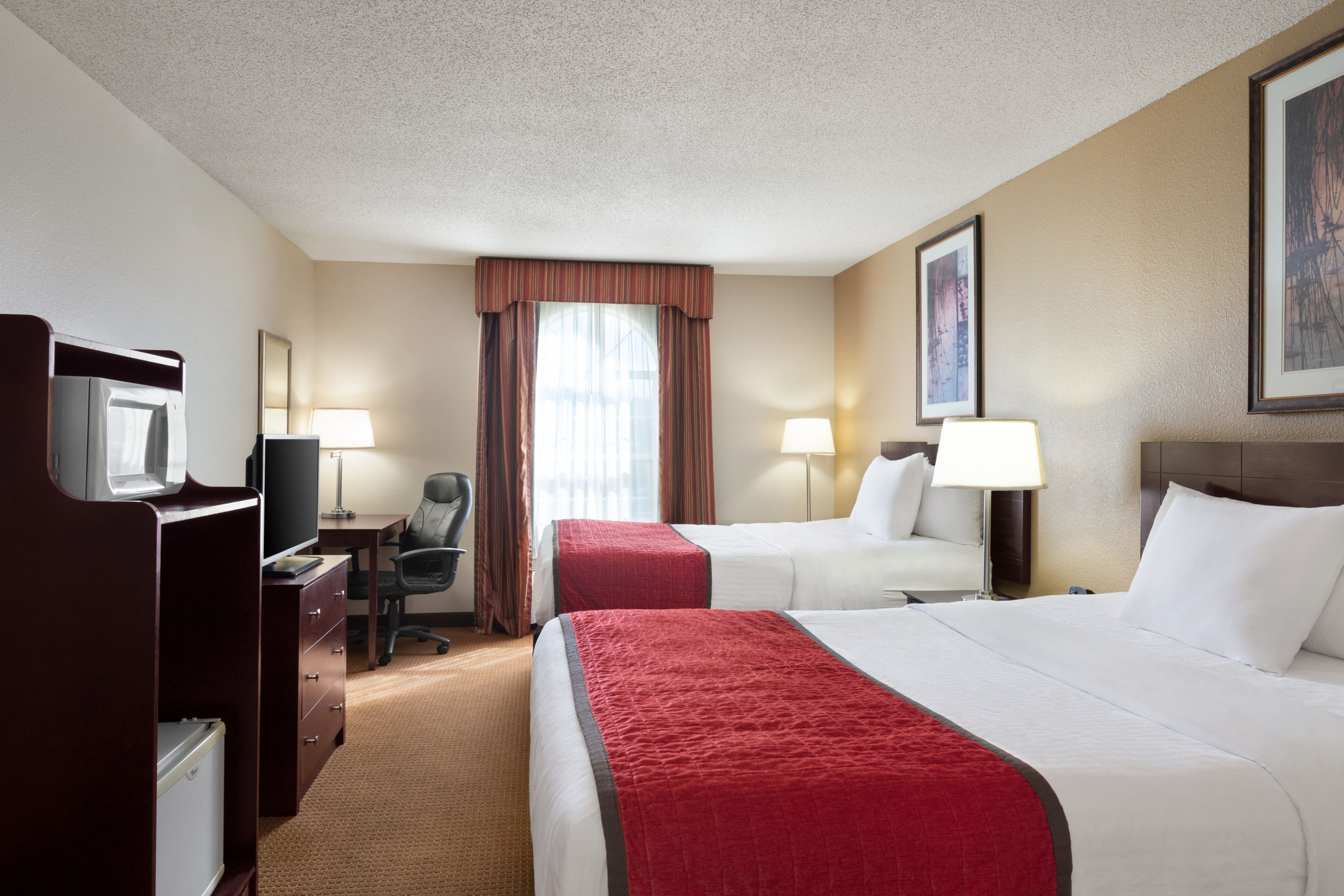 Guest room at the Ramada by Wyndham Elizabethtown in Elizabethtown, Kentucky