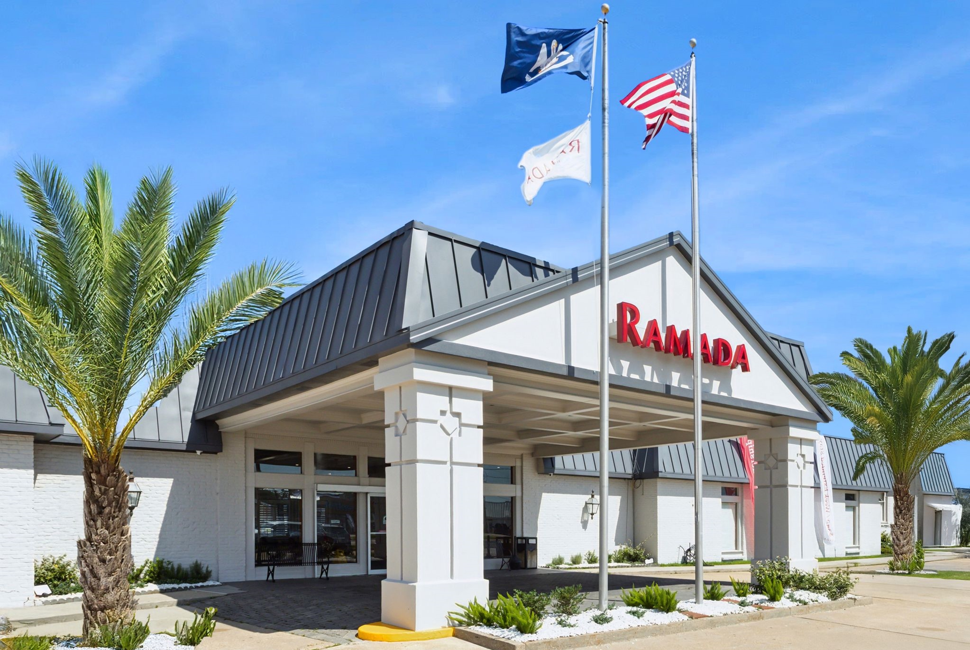 Exterior of Ramada by Wyndham Houma hotel in Houma, Louisiana