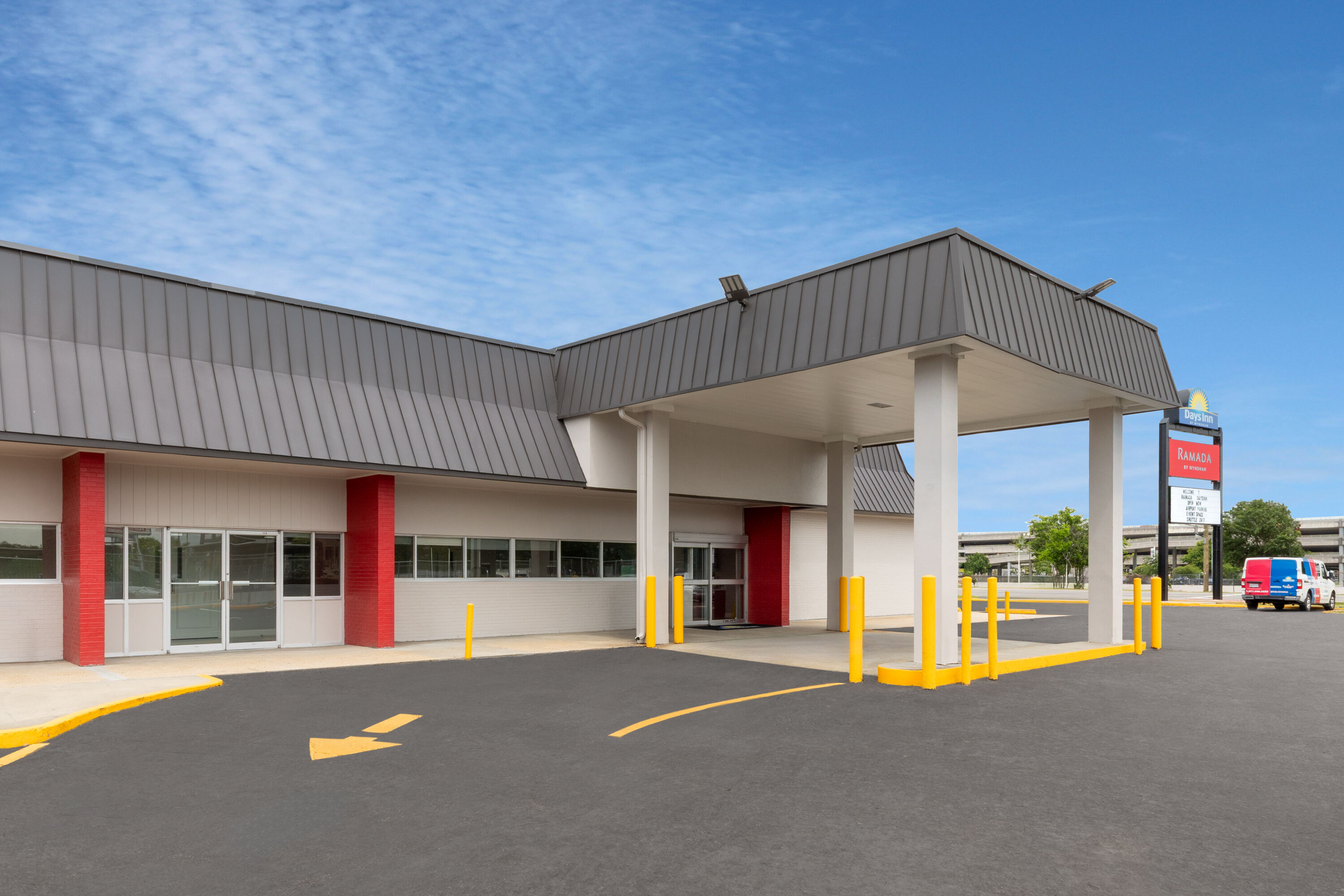 Exterior Day Image of Ramada by Wyndham Kenner/New Orleans Airport South hotel in Kenner, Louisiana