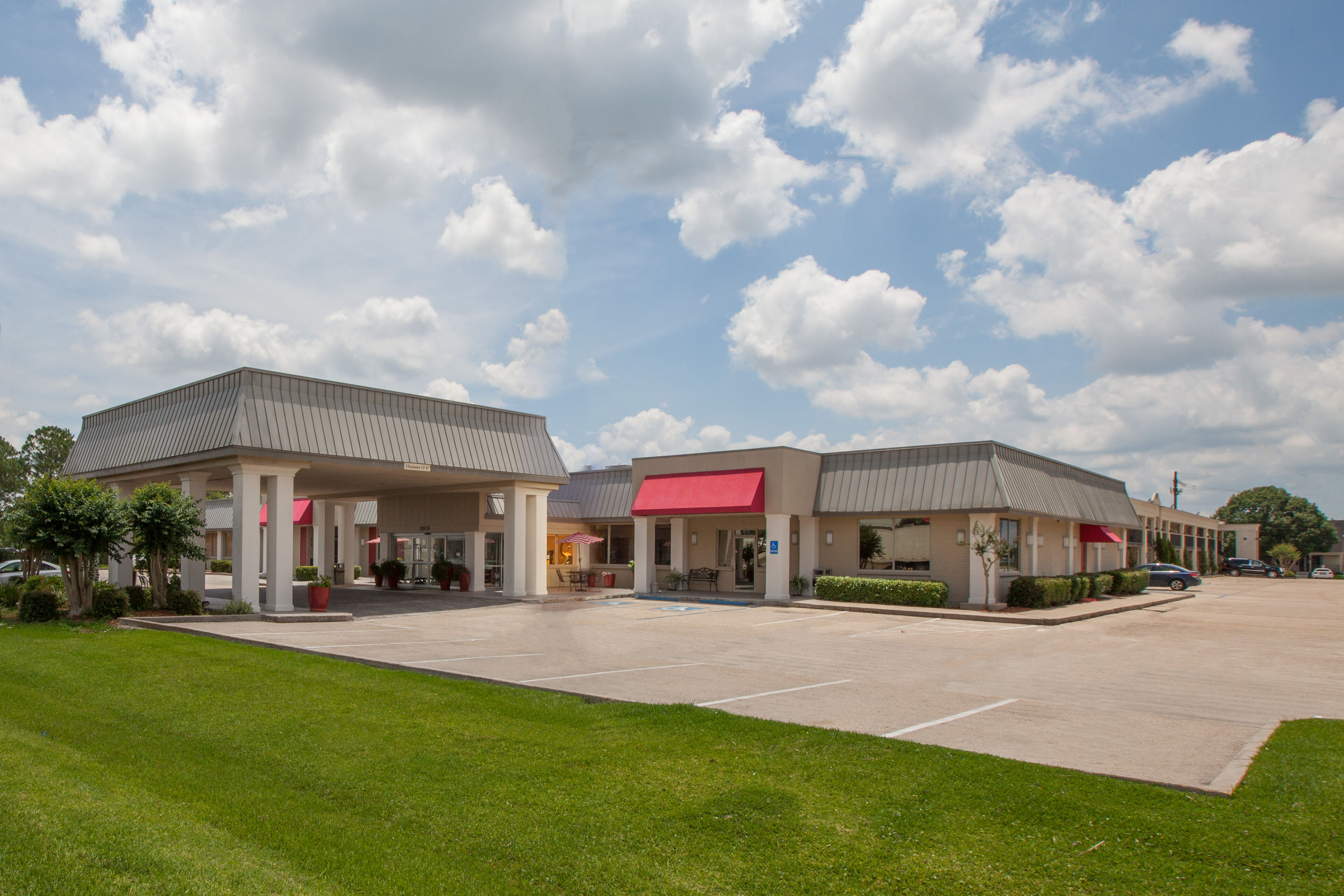 Ramada by Wyndham New Iberia | New Iberia, LA Hotels