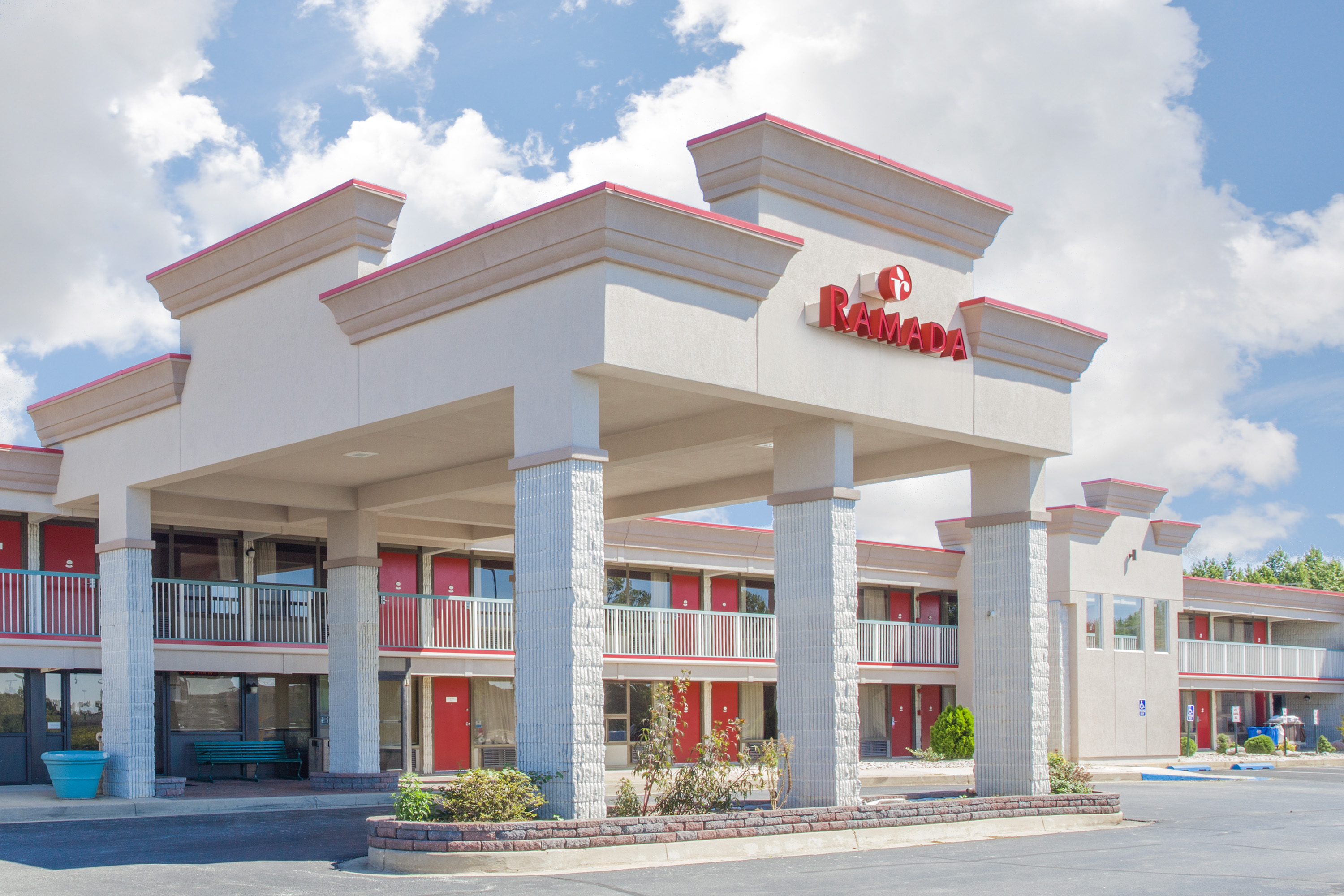 Exterior of Ramada by Wyndham Edgewood Hotel & Conference Center hotel in Edgewood, Maryland