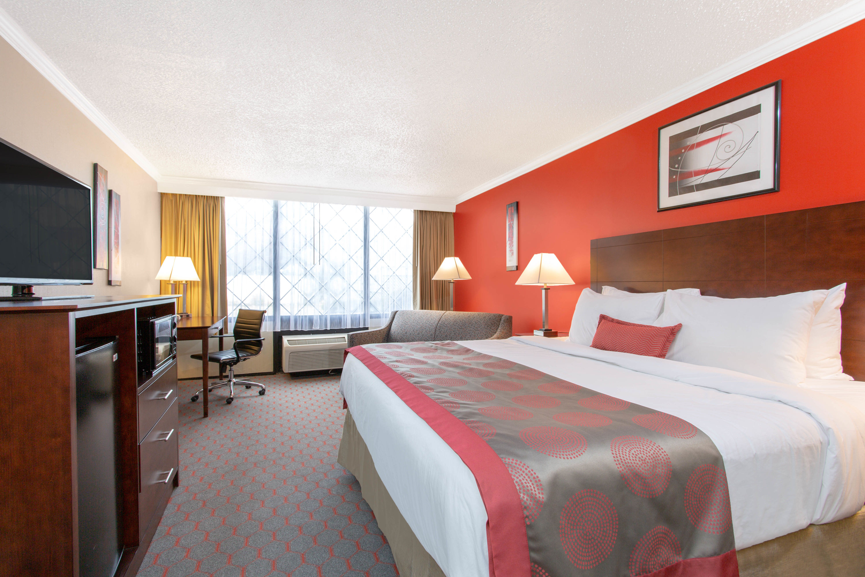 Ramada by Wyndham Lewiston Hotel & Conference Center suite in Lewiston, Maine