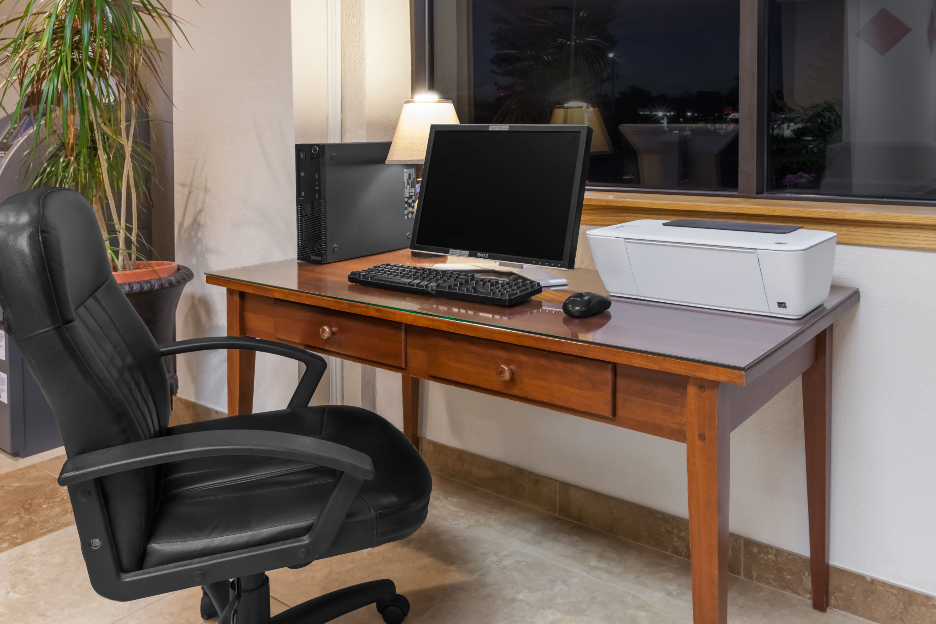 Ramada by Wyndham Grayling Hotel & Conference Center business center in Grayling, Michigan