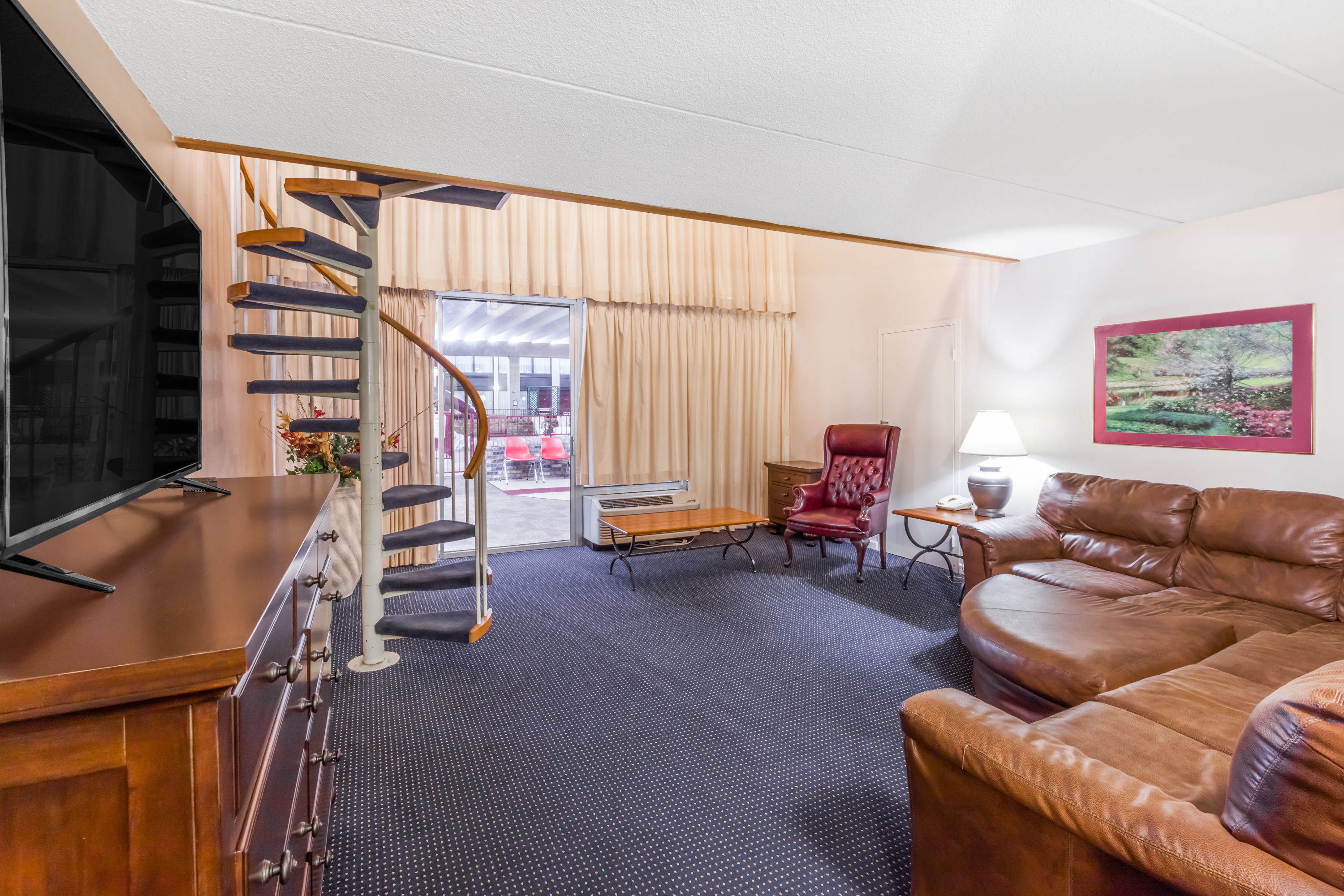 Ramada by Wyndham Grayling Hotel & Conference Center suite in Grayling, Michigan