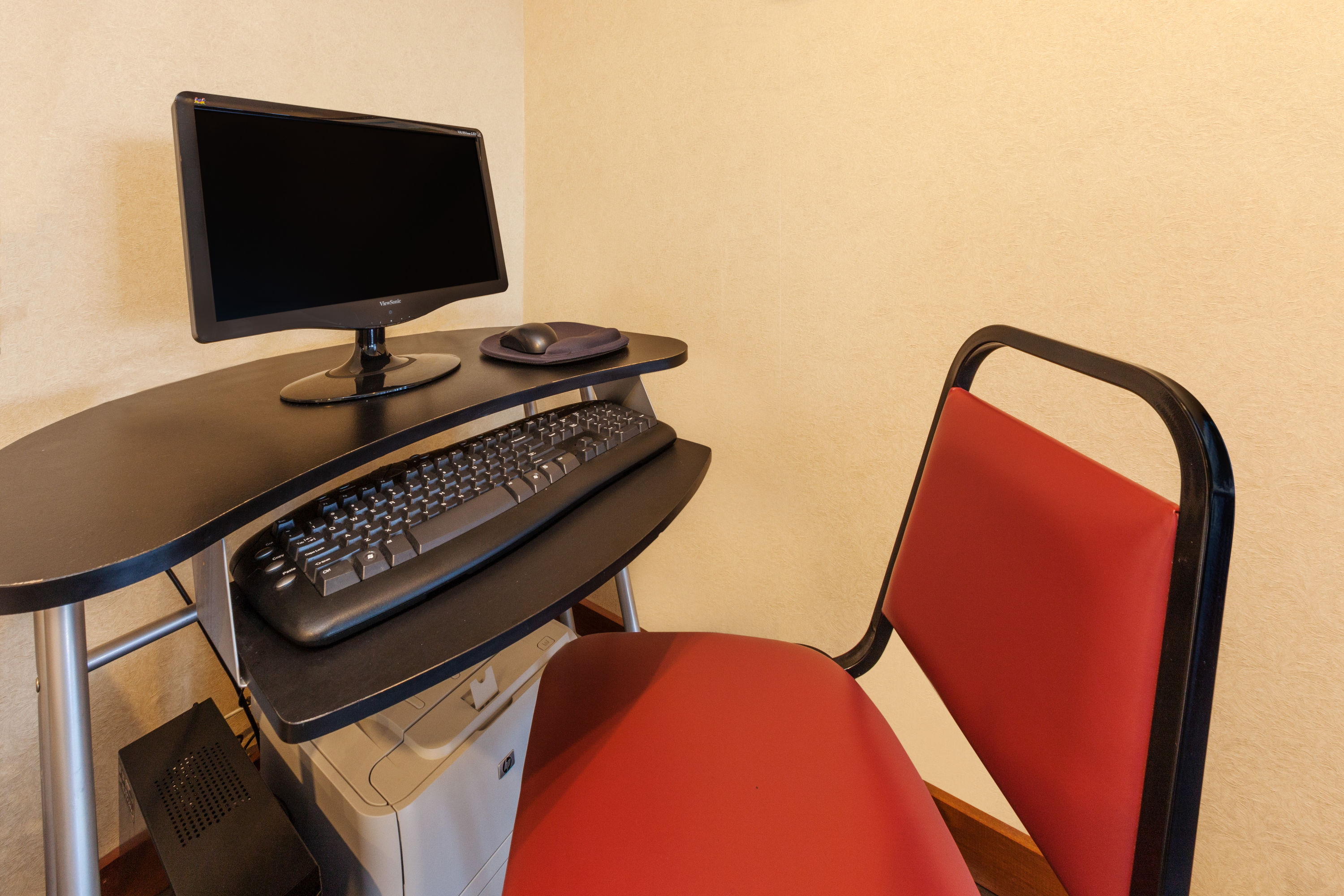 Ramada by Wyndham Mackinaw City Waterfront business center in Mackinaw City, Michigan