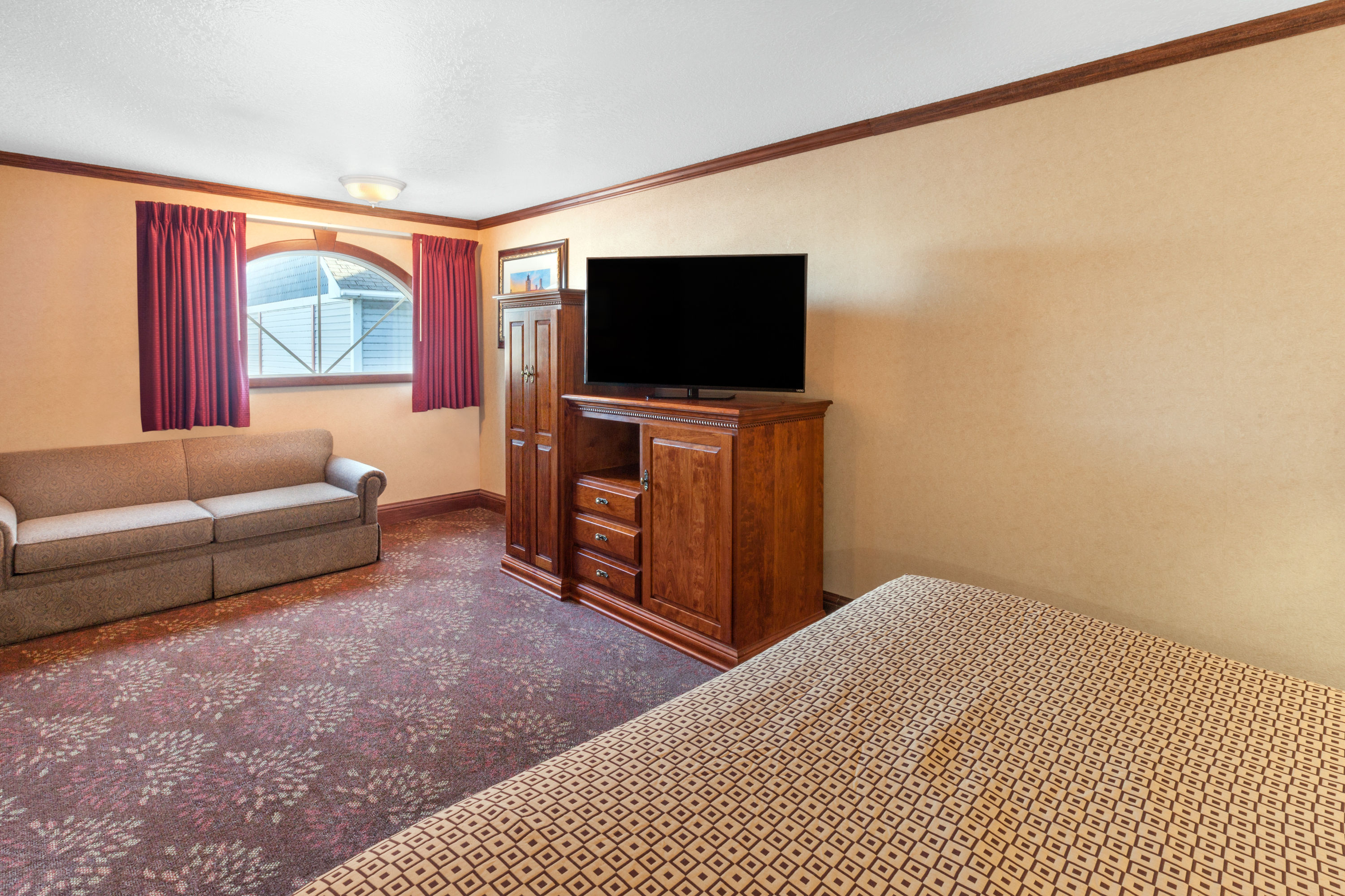 Ramada by Wyndham Mackinaw City Waterfront suite in Mackinaw City, Michigan