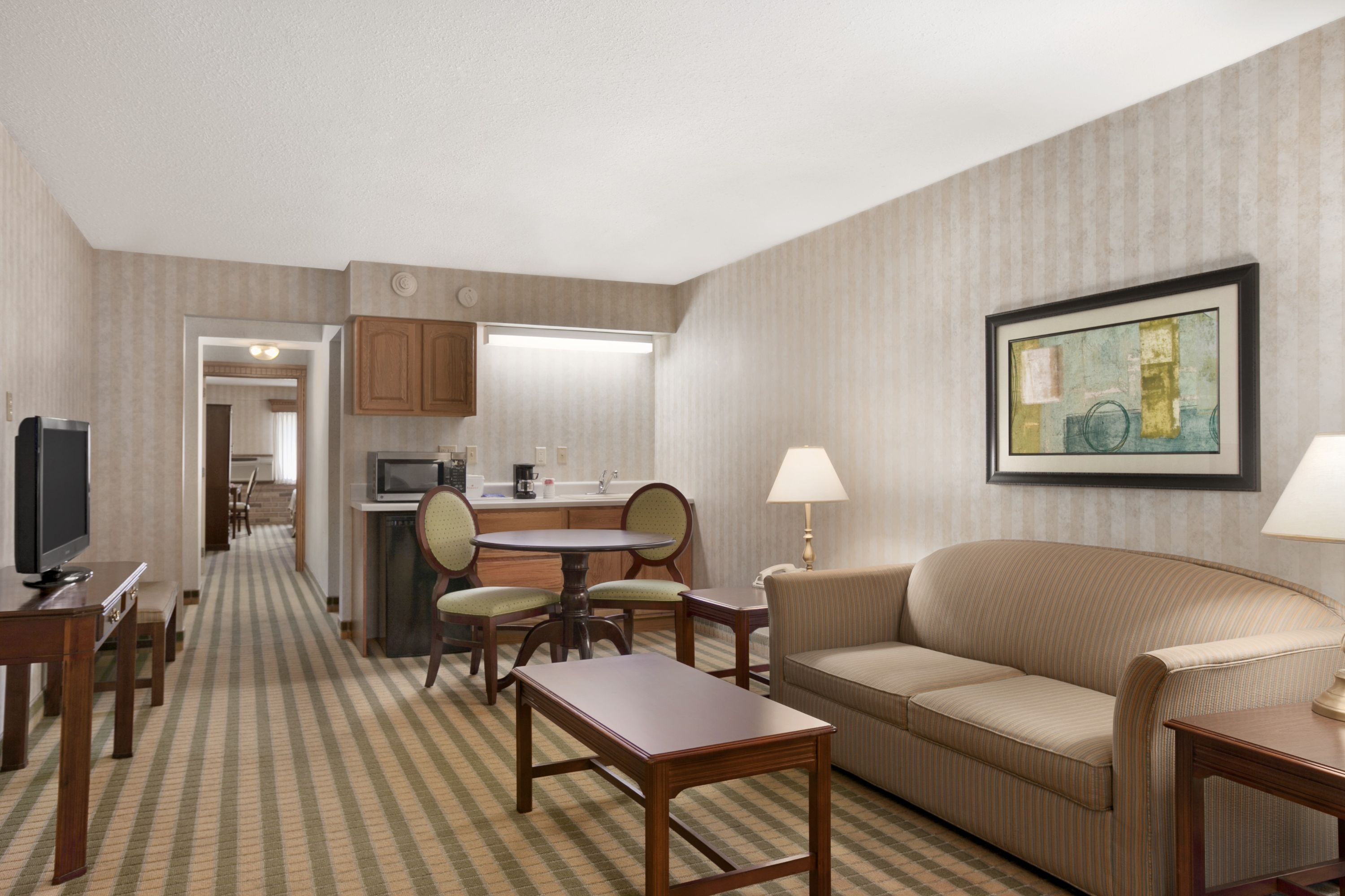 Ramada by Wyndham Saginaw Hotel & Suites suite in Saginaw, Michigan