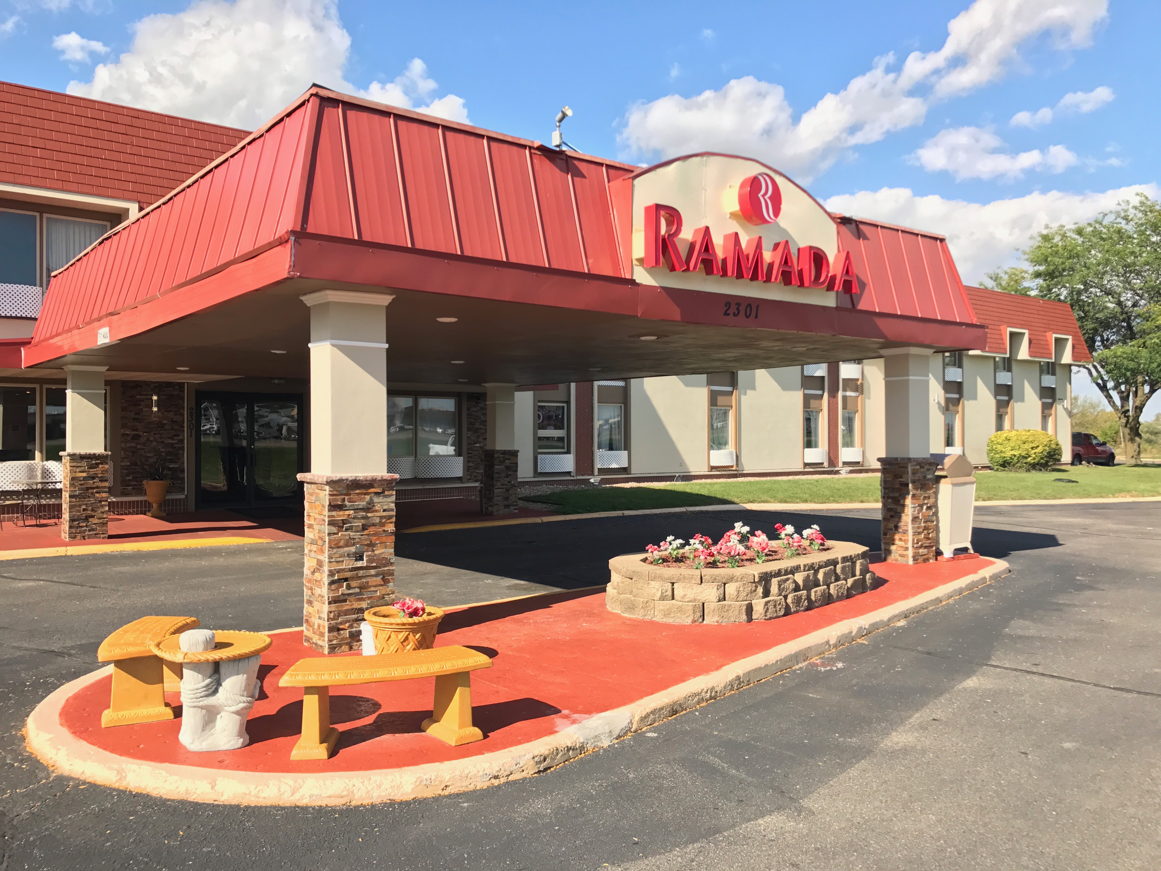 Ramada By Wyndham Albert Lea Albert Lea Mn Hotels