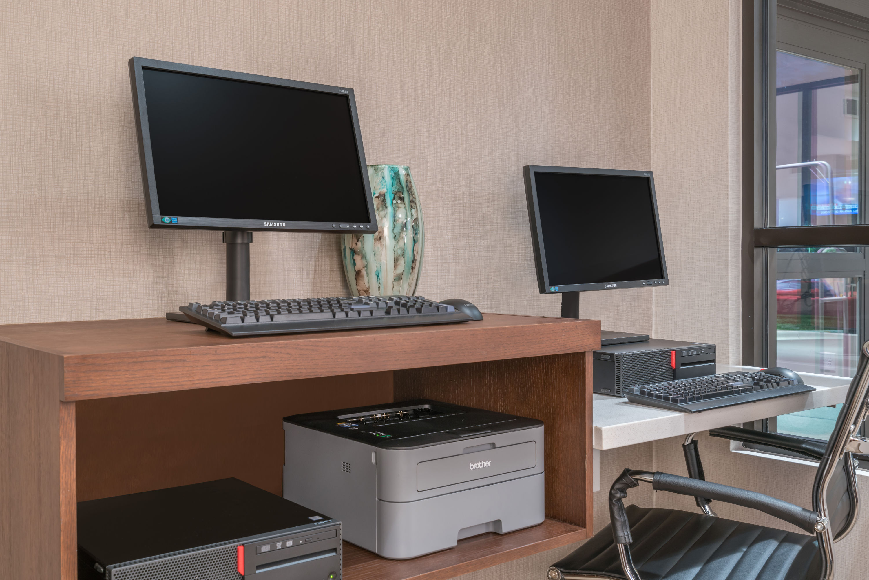 Ramada by Wyndham Minneapolis Golden Valley business center in Golden Valley, Minnesota