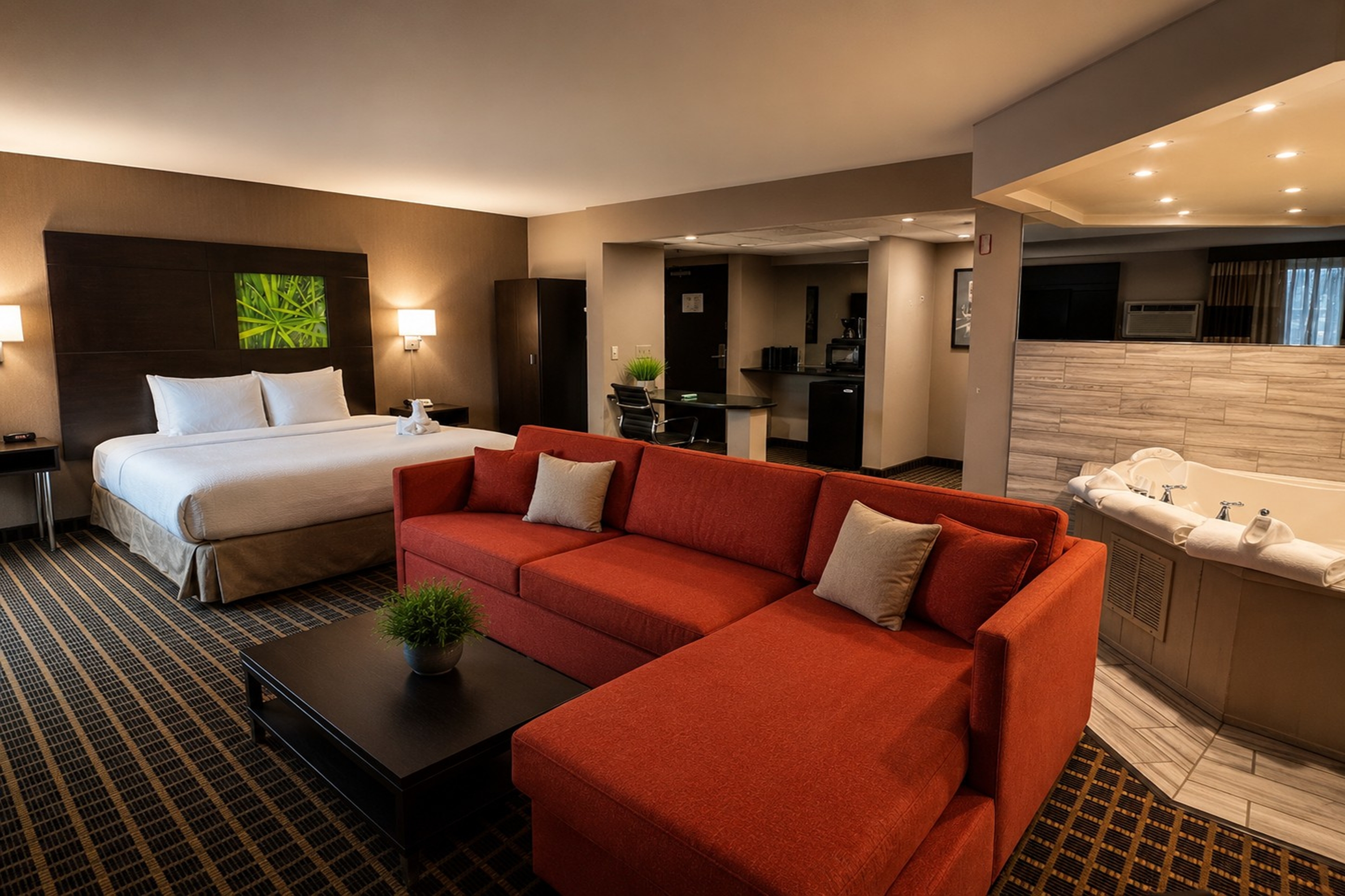 Ramada by Wyndham Minneapolis Golden Valley suite in Golden Valley, Minnesota