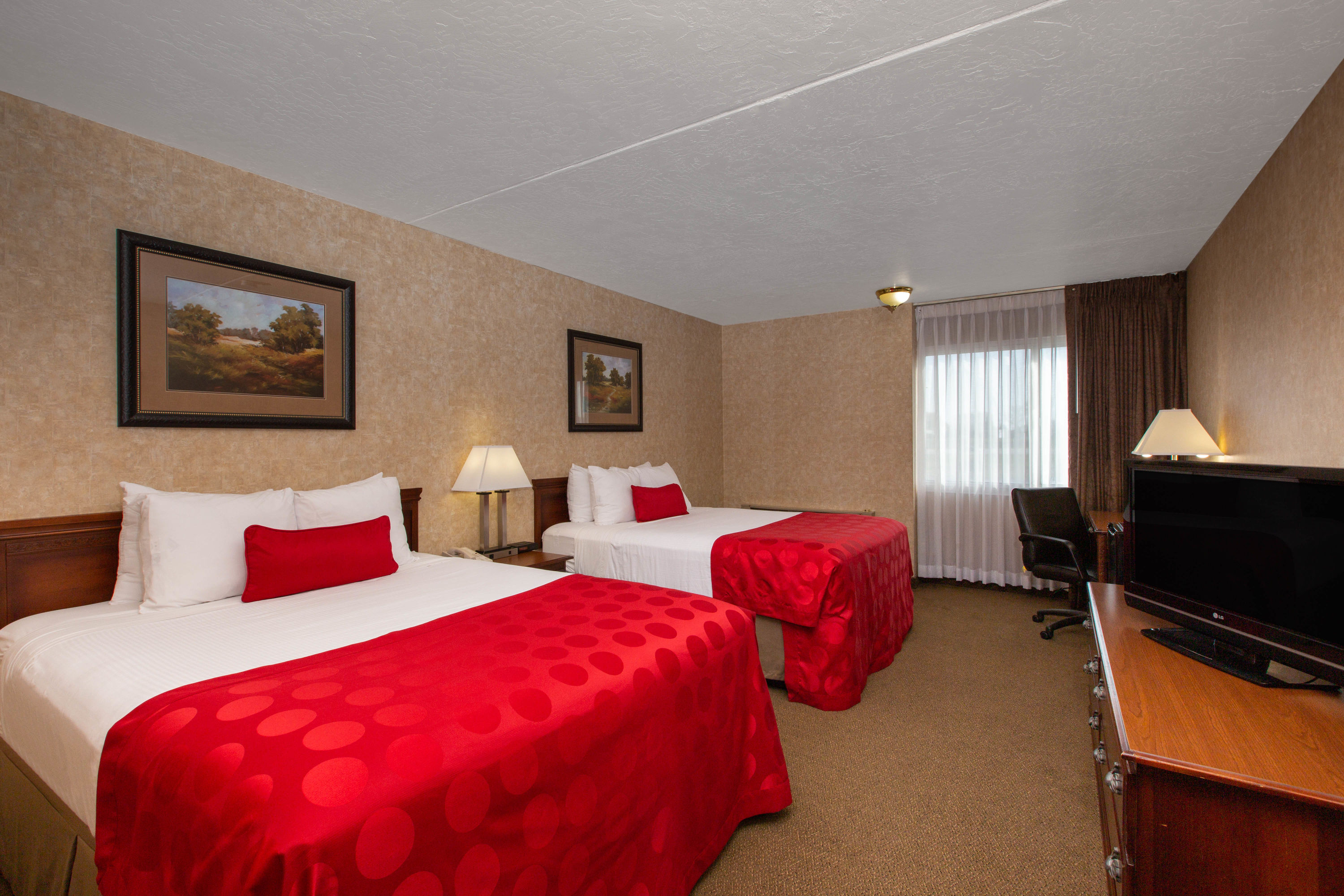 Ramada by Wyndham Marshall Marshall, MN Hotels
