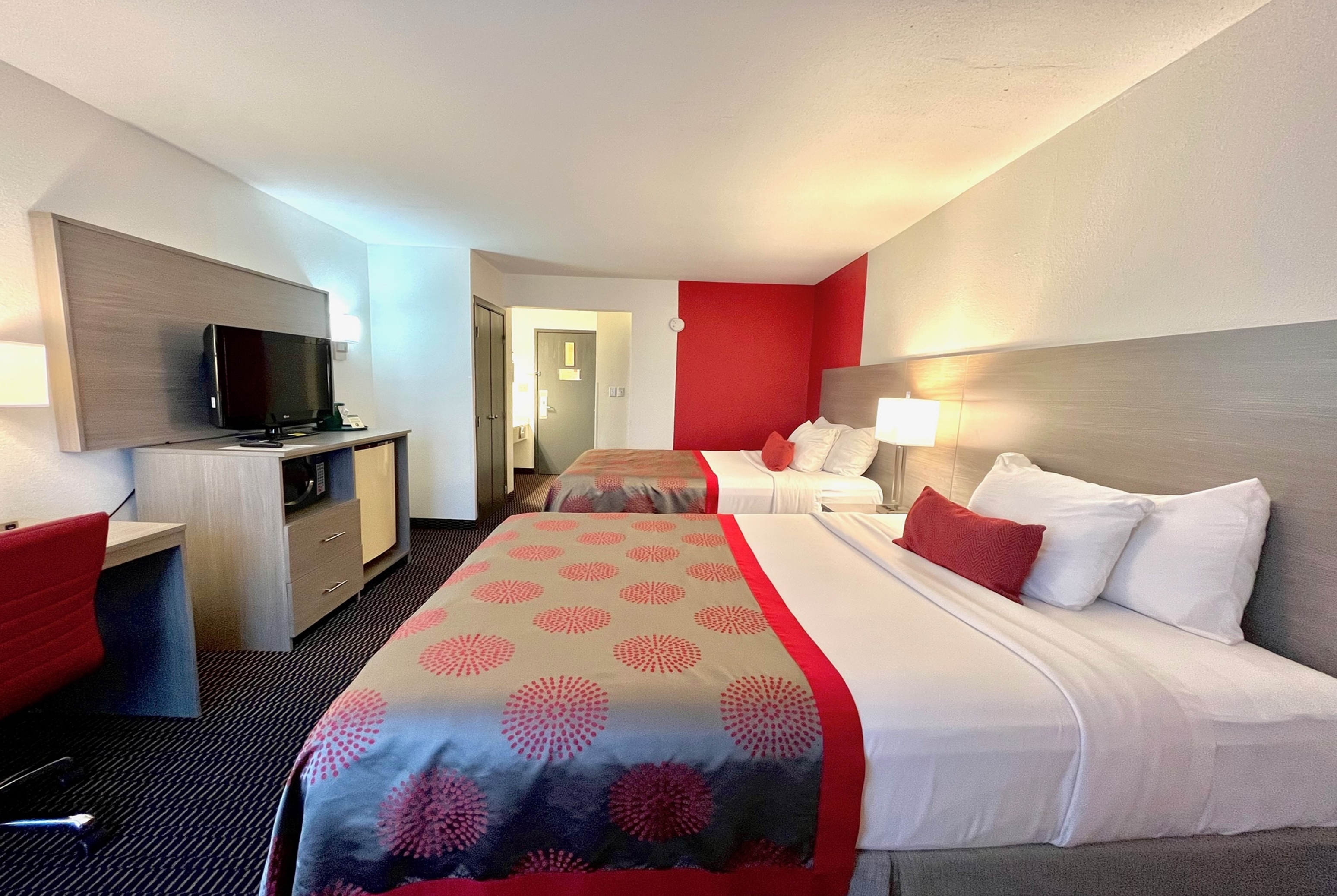 Guest room at the Ramada by Wyndham Columbia in Columbia, Missouri