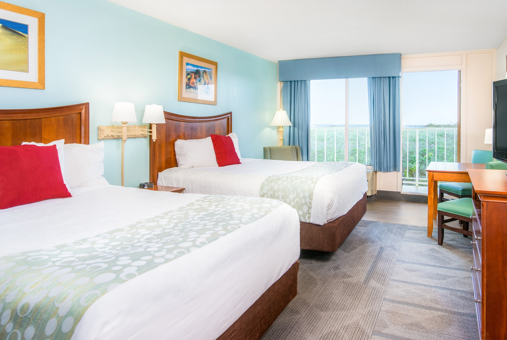 Guest room at the Ramada Plaza by Wyndham Nags Head Oceanfront in Kill Devil Hills, North Carolina