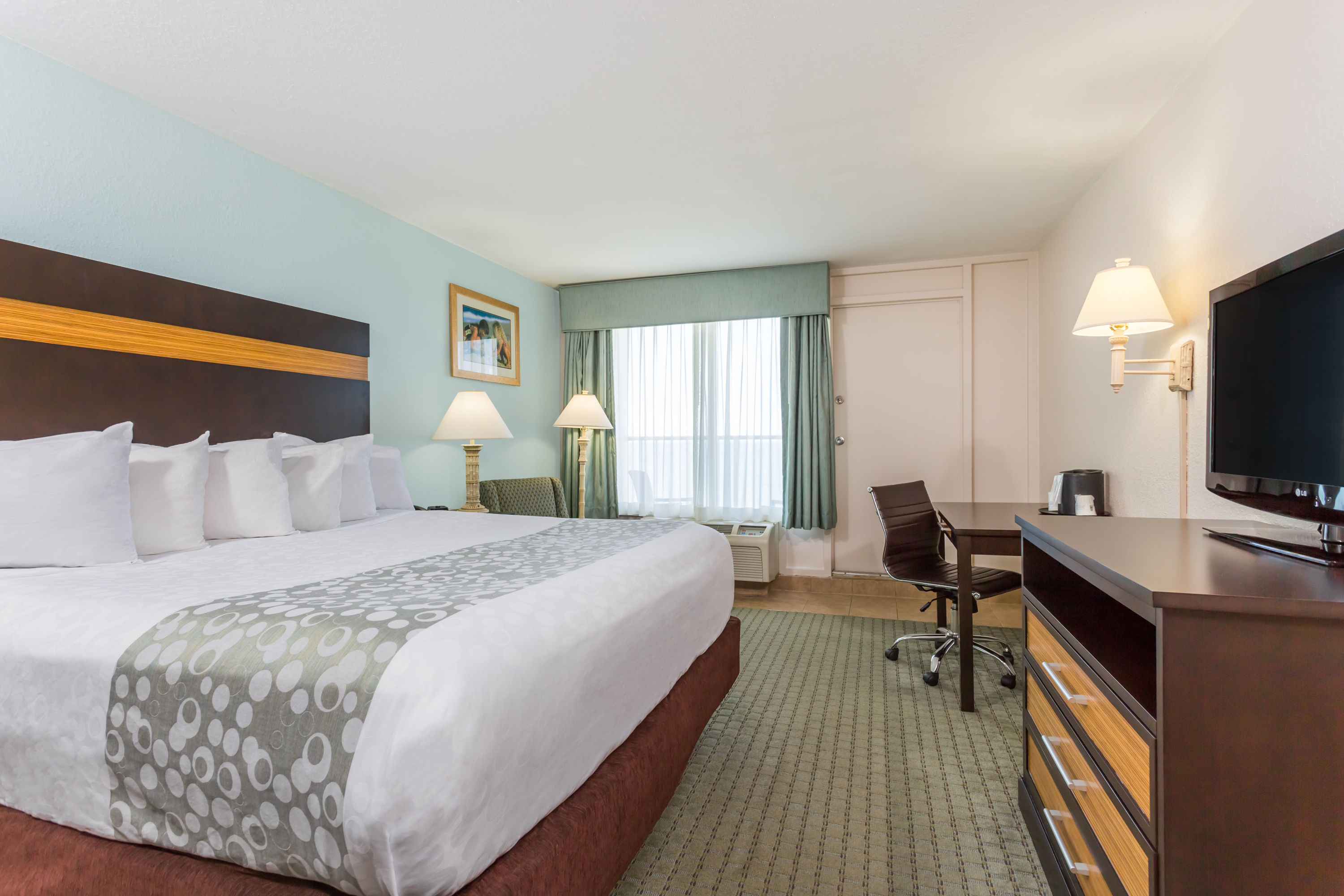 Guest room at the Ramada Plaza by Wyndham Nags Head Oceanfront in Kill Devil Hills, North Carolina