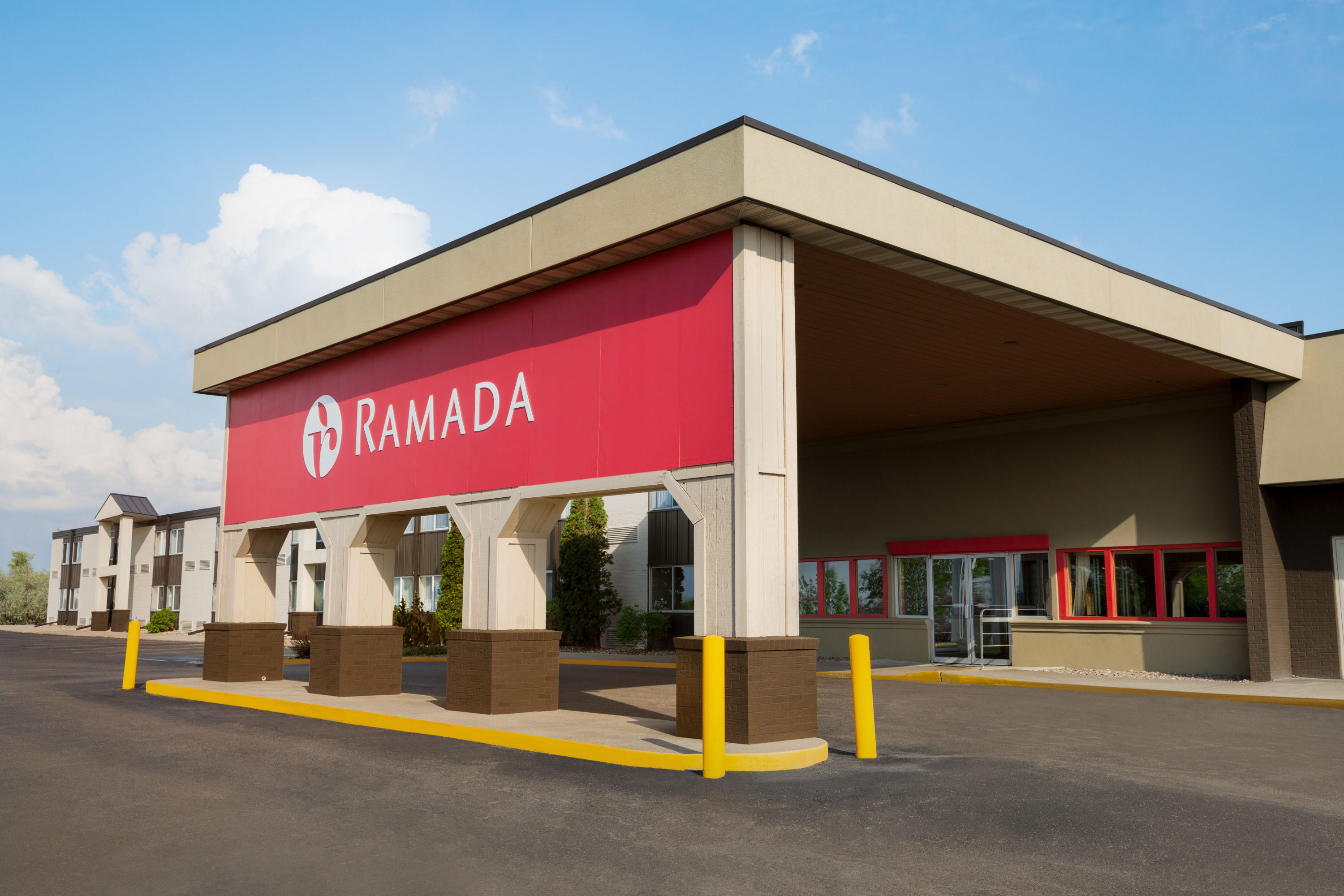 Exterior of Ramada by Wyndham Bismarck hotel in Bismarck, North Dakota