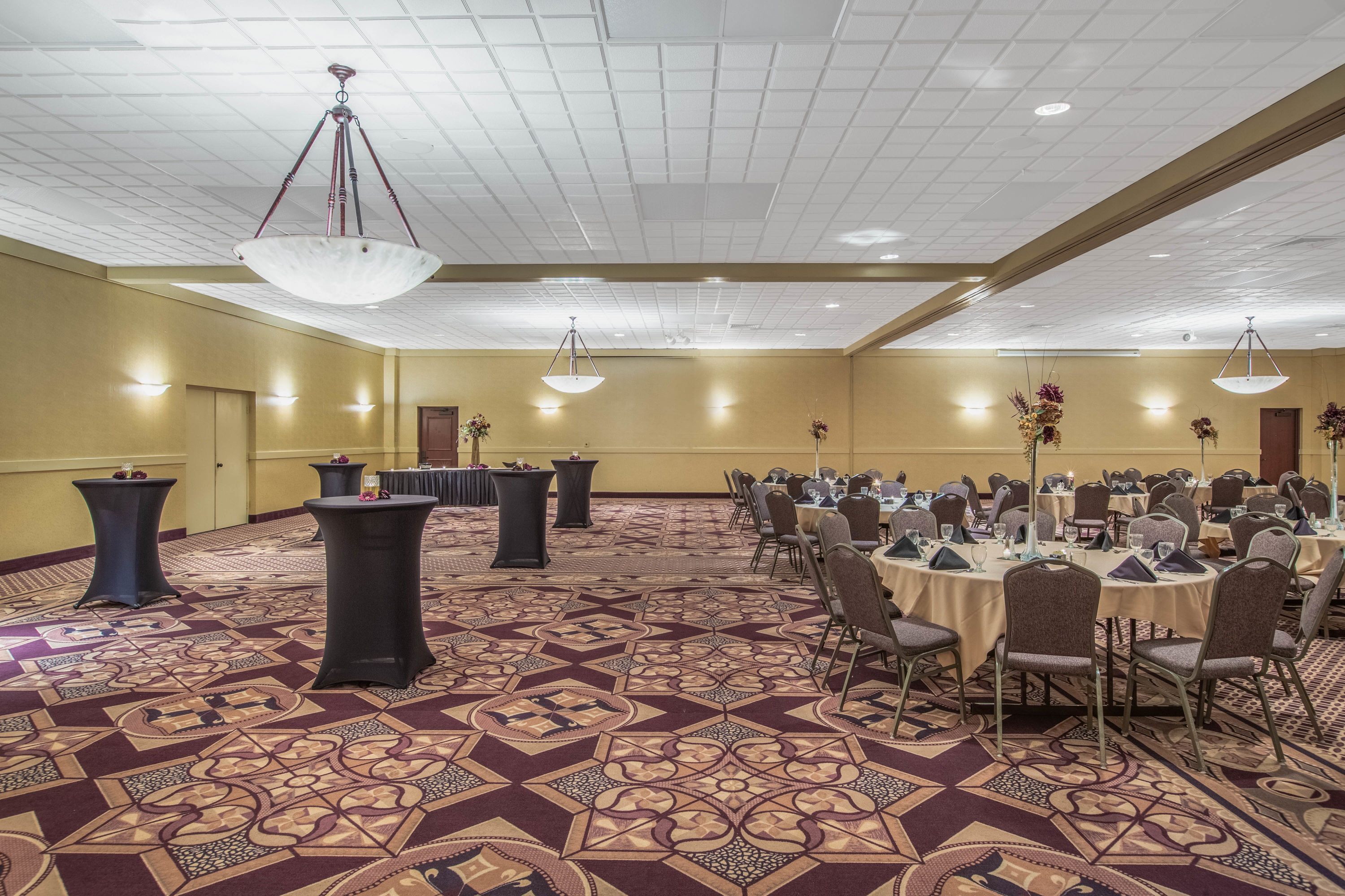 Ramada by Wyndham Midtown Grand Island ballroom in Grand Island, Nebraska