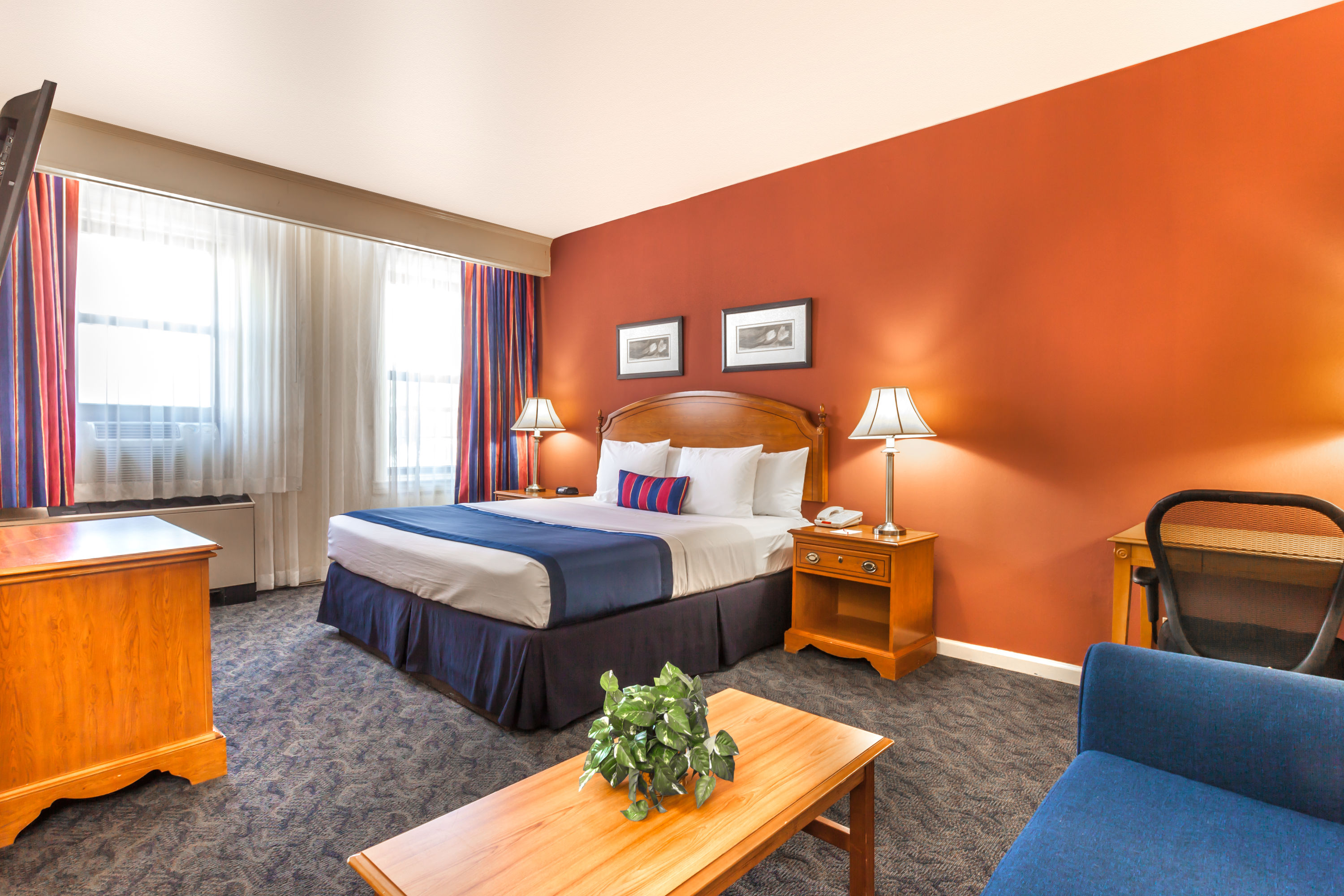 Ramada by Wyndham Jersey City suite in Jersey City, New Jersey