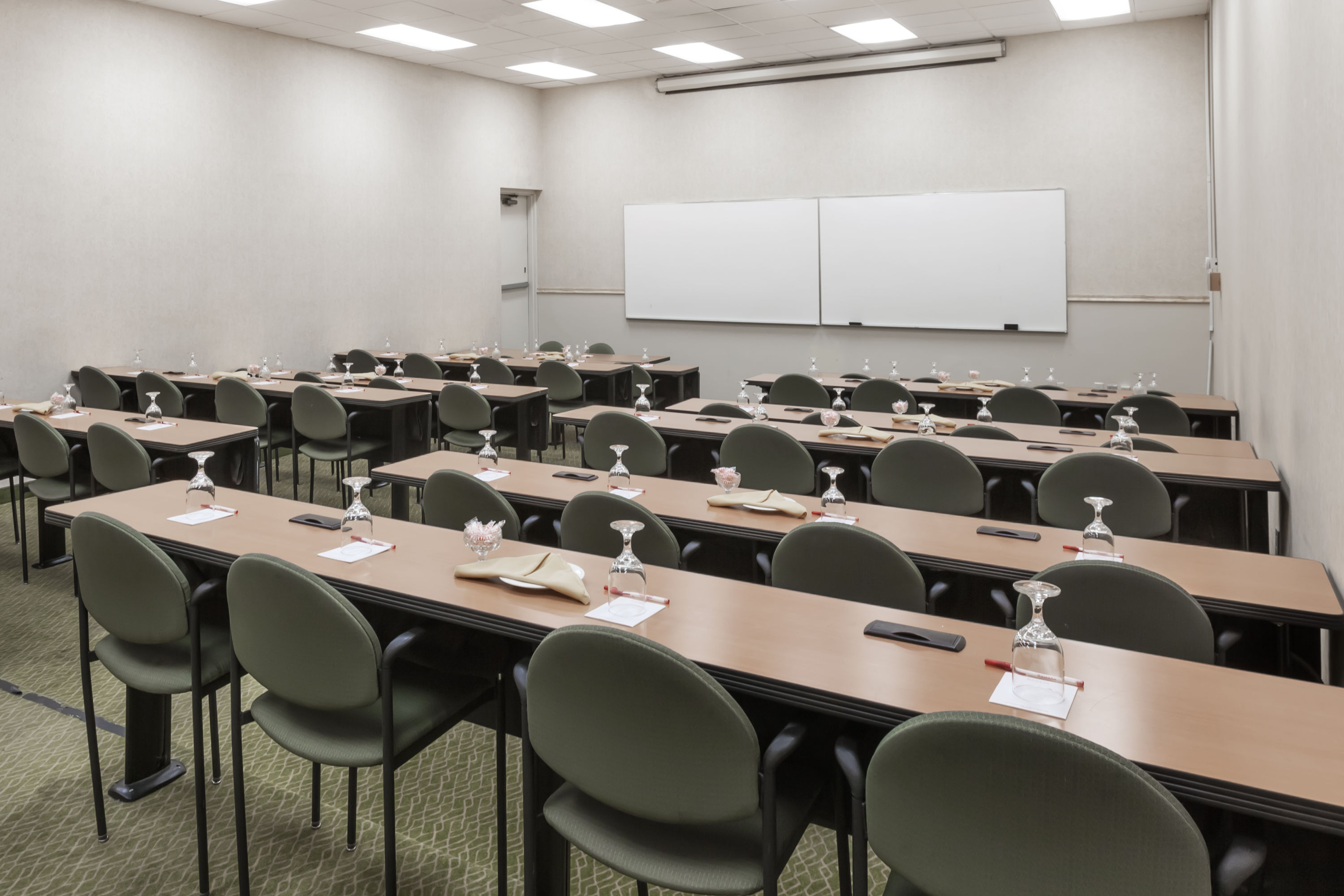 Ramada Plaza By Wyndham Albany Albany Ny Hotels
