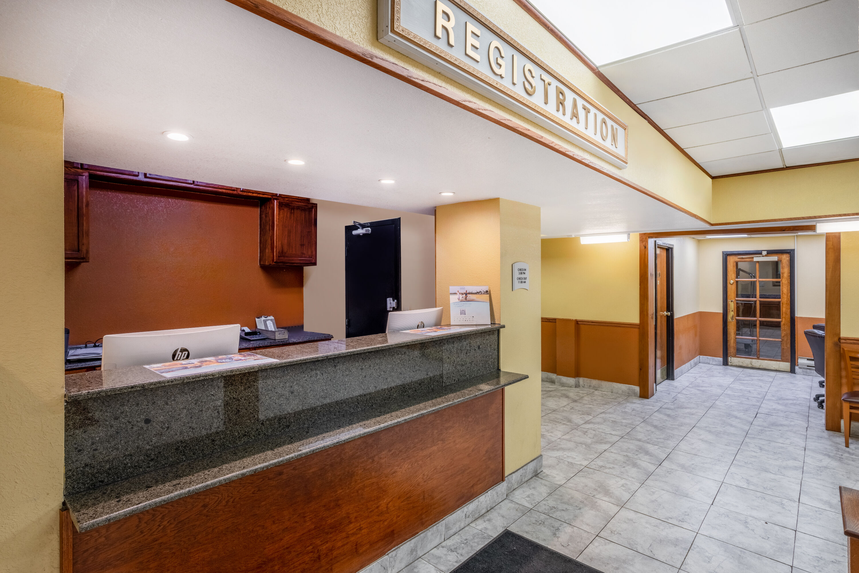 Ramada by Wyndham Rome/Verona reception in Rome, New York