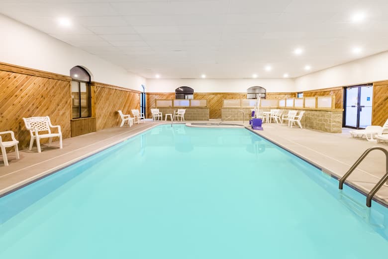 Ramada Limited Strasburg Dover Hotels Oh 44680 Pool At The Ramada Limited Strasburg Dover In Ohio