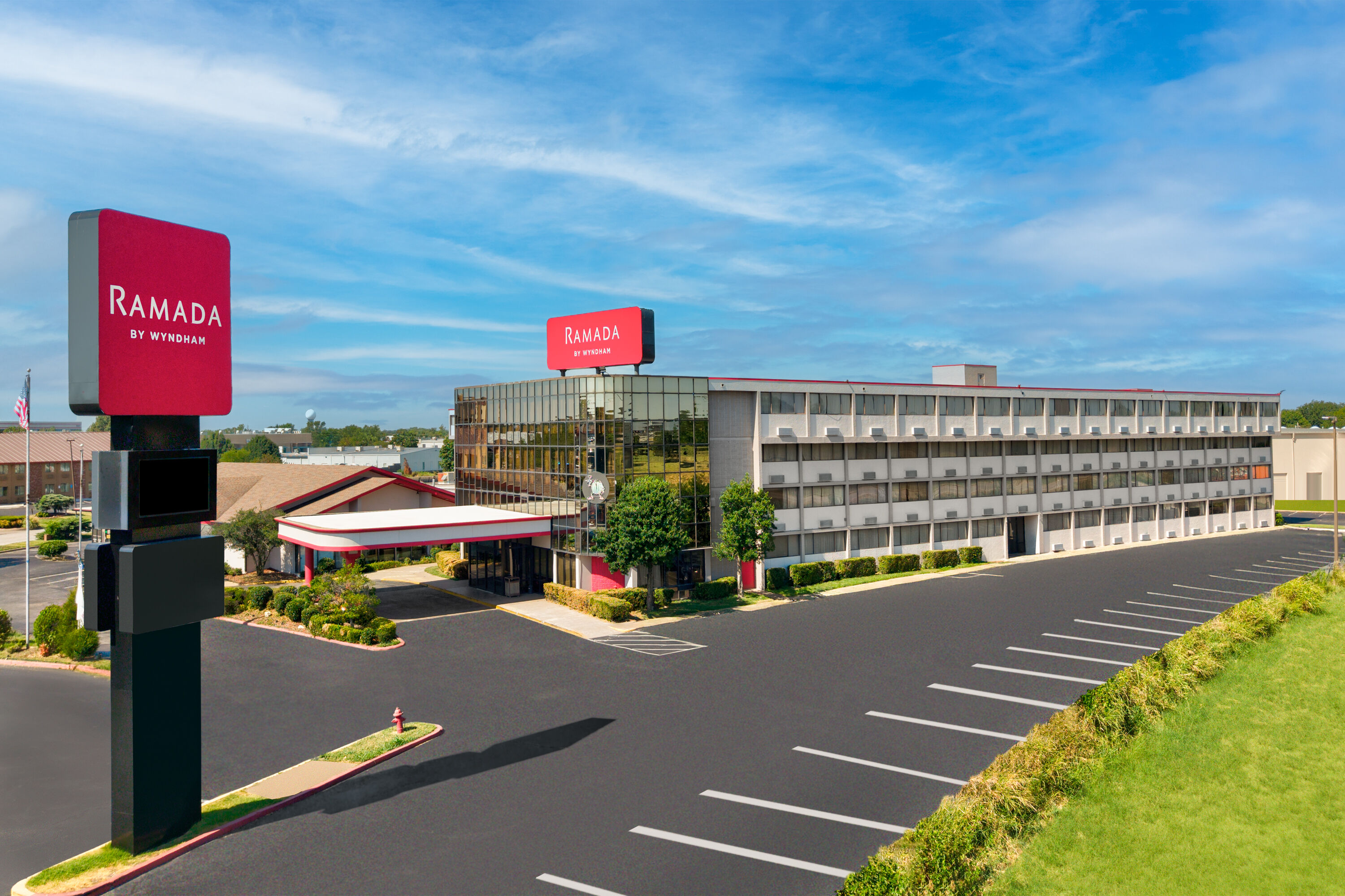 Exterior Day Image of Ramada by Wyndham Tulsa/Broken Arrow hotel in Broken Arrow, Oklahoma