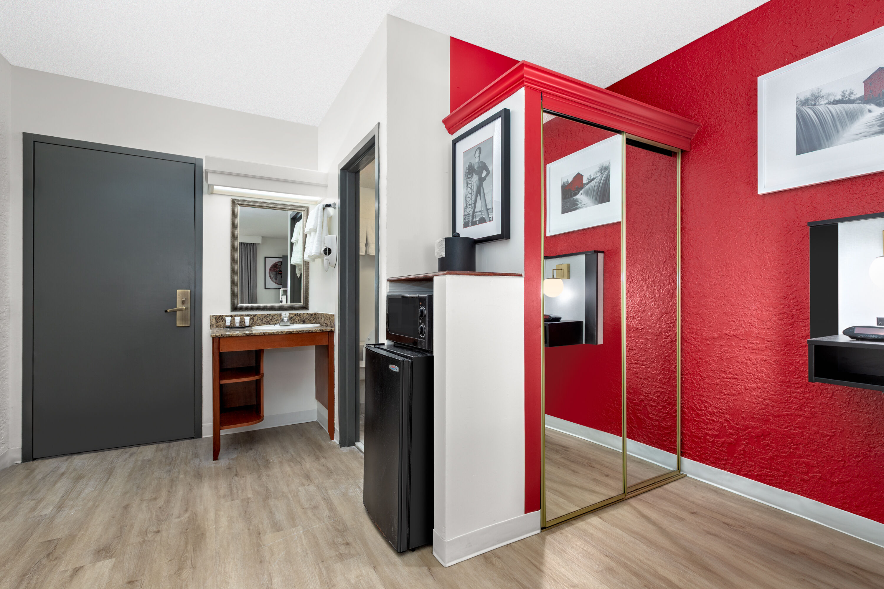 Ramada by Wyndham Tulsa/Broken Arrow suite in Broken Arrow, Oklahoma