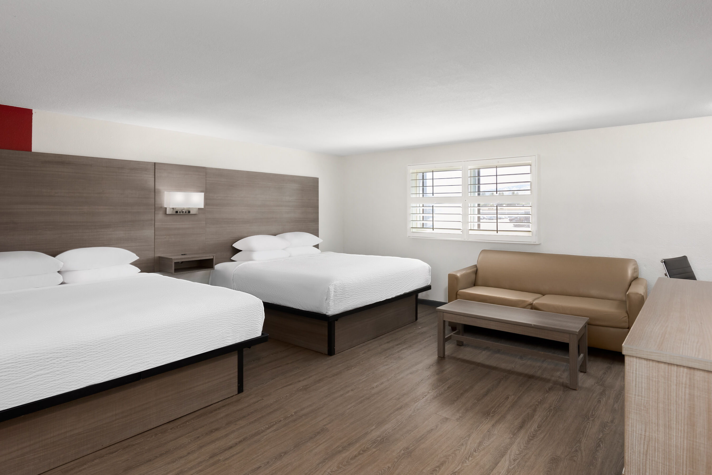 Ramada by Wyndham Medford Airport North suite in Medford, Oregon