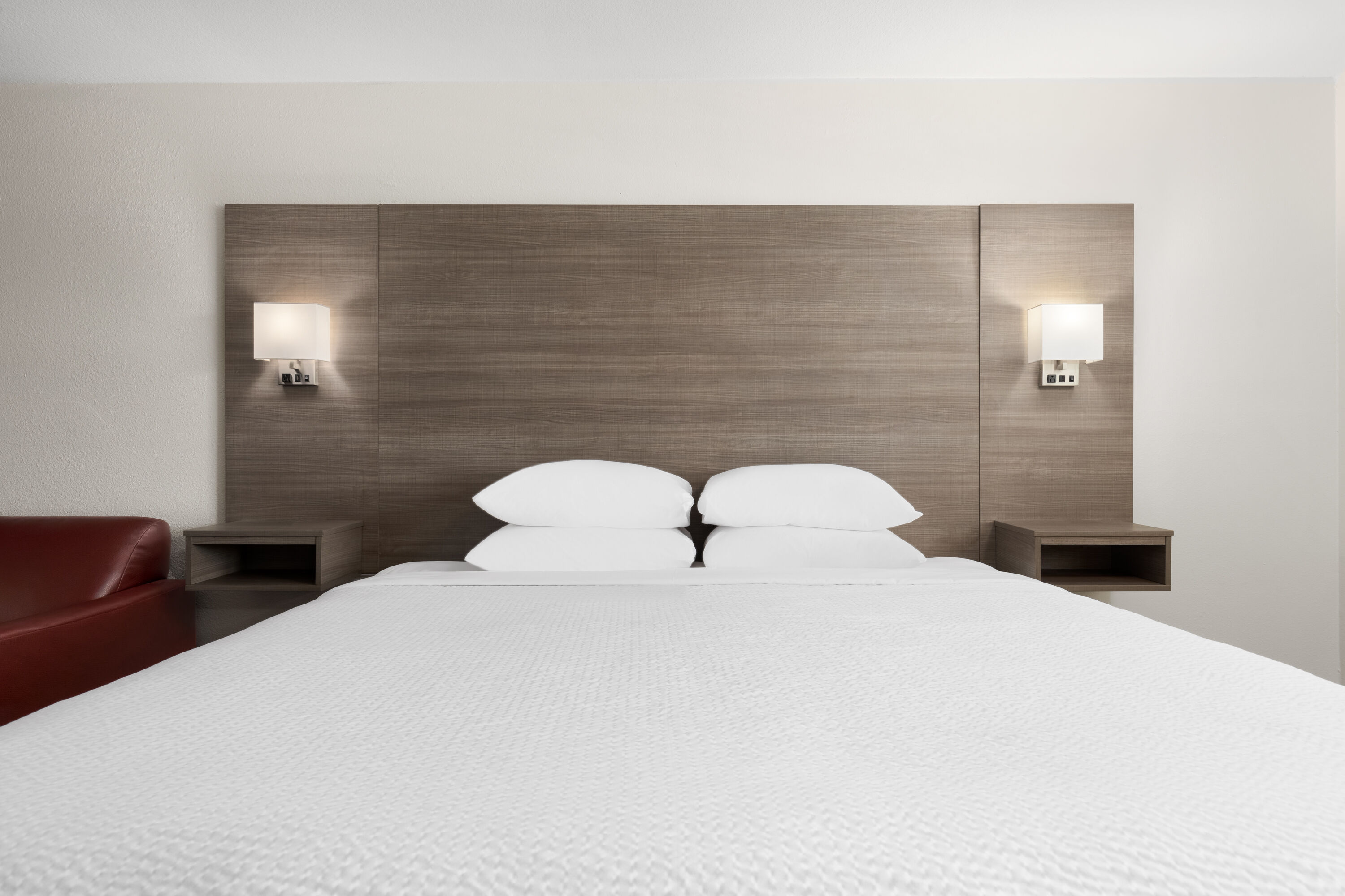 Ramada by Wyndham Medford Airport North suite in Medford, Oregon