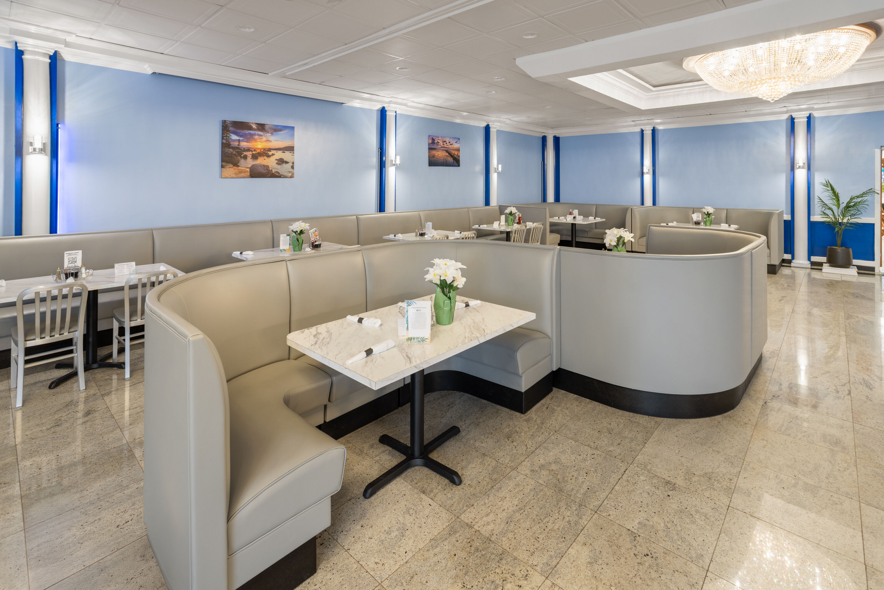 Ramada by Wyndham Butler/Tesla Biohealing Resort restaurant main dining in Butler, Pennsylvania