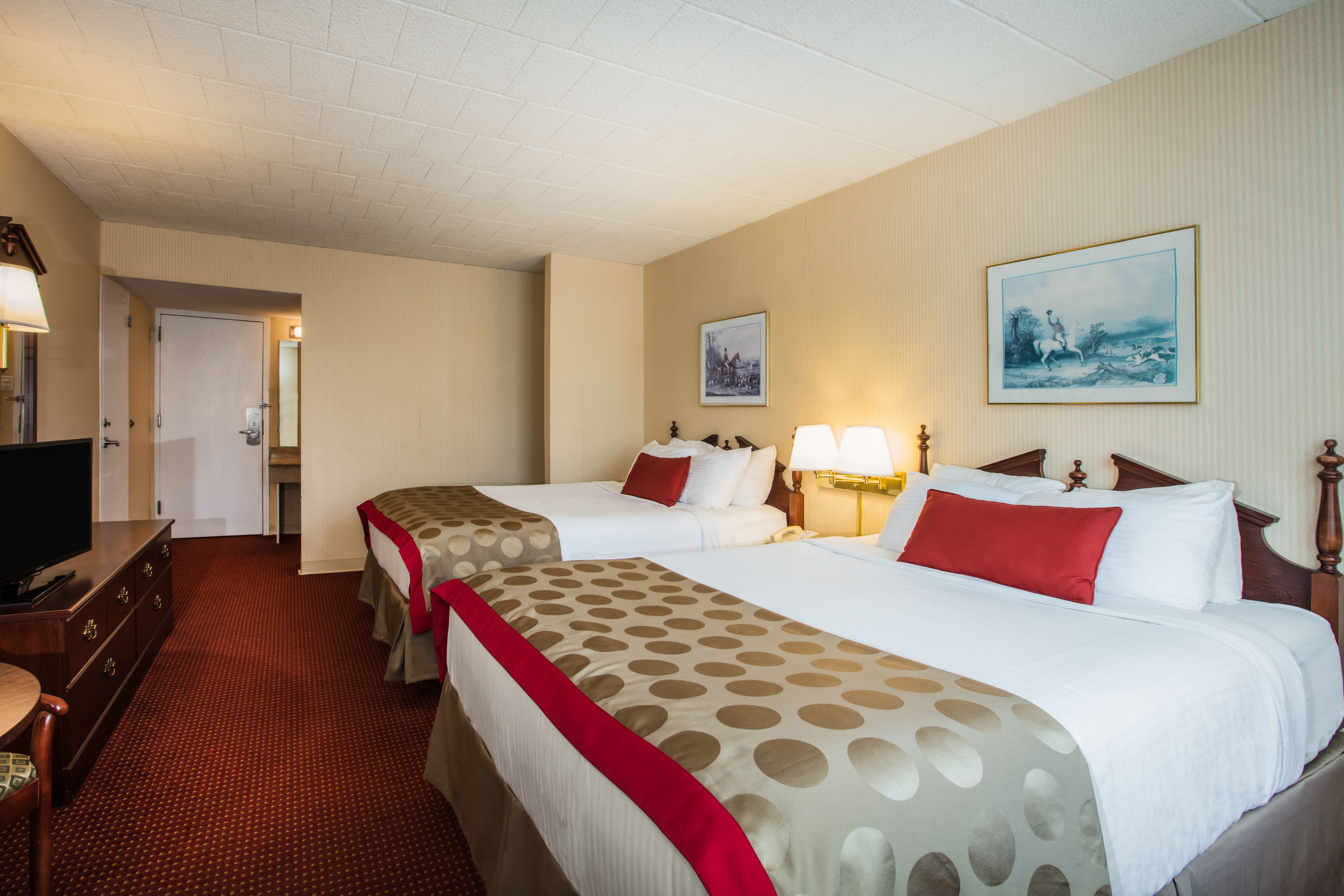 Guest room at the Ramada by Wyndham Ligonier in Ligonier, Pennsylvania