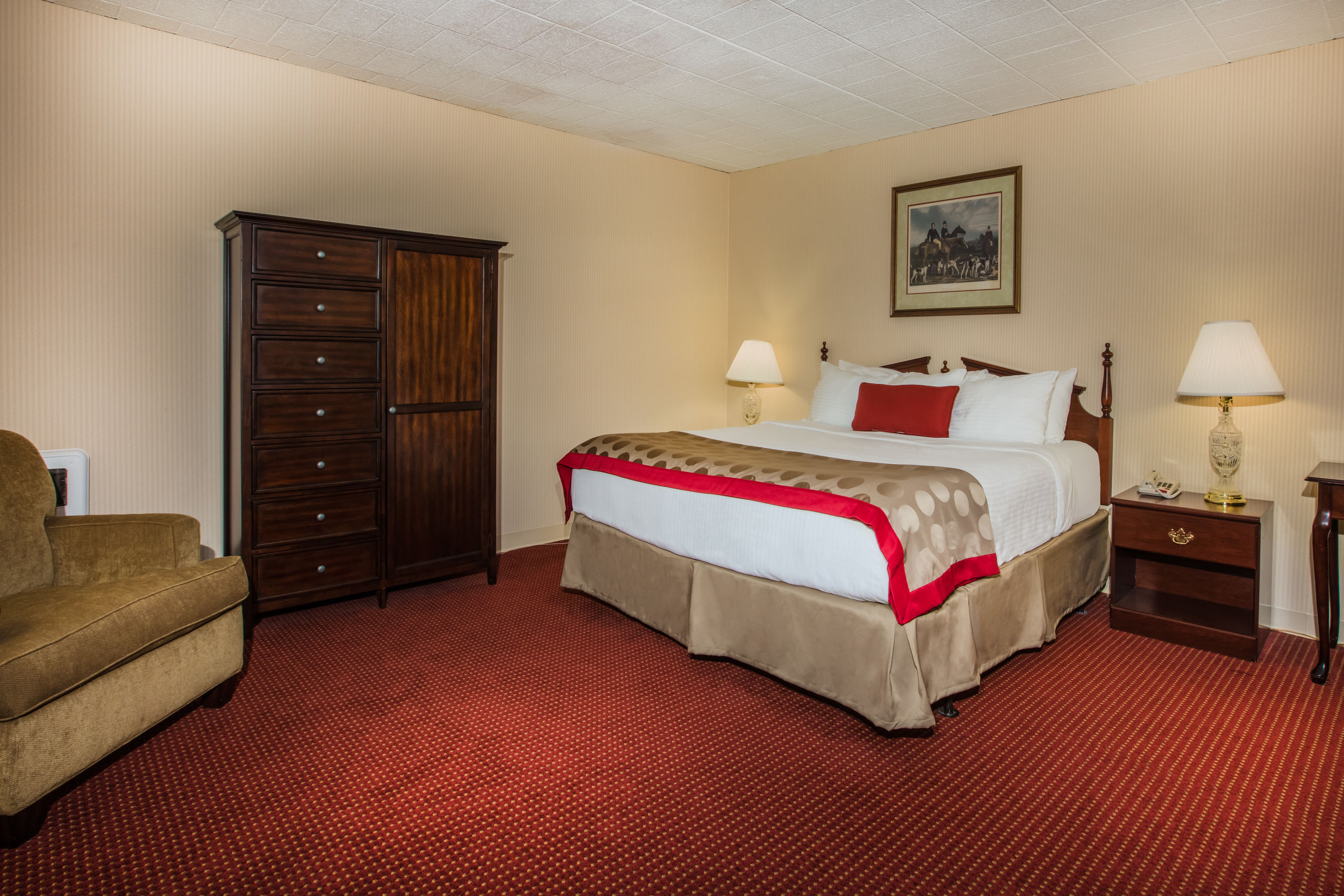 Guest room at the Ramada by Wyndham Ligonier in Ligonier, Pennsylvania