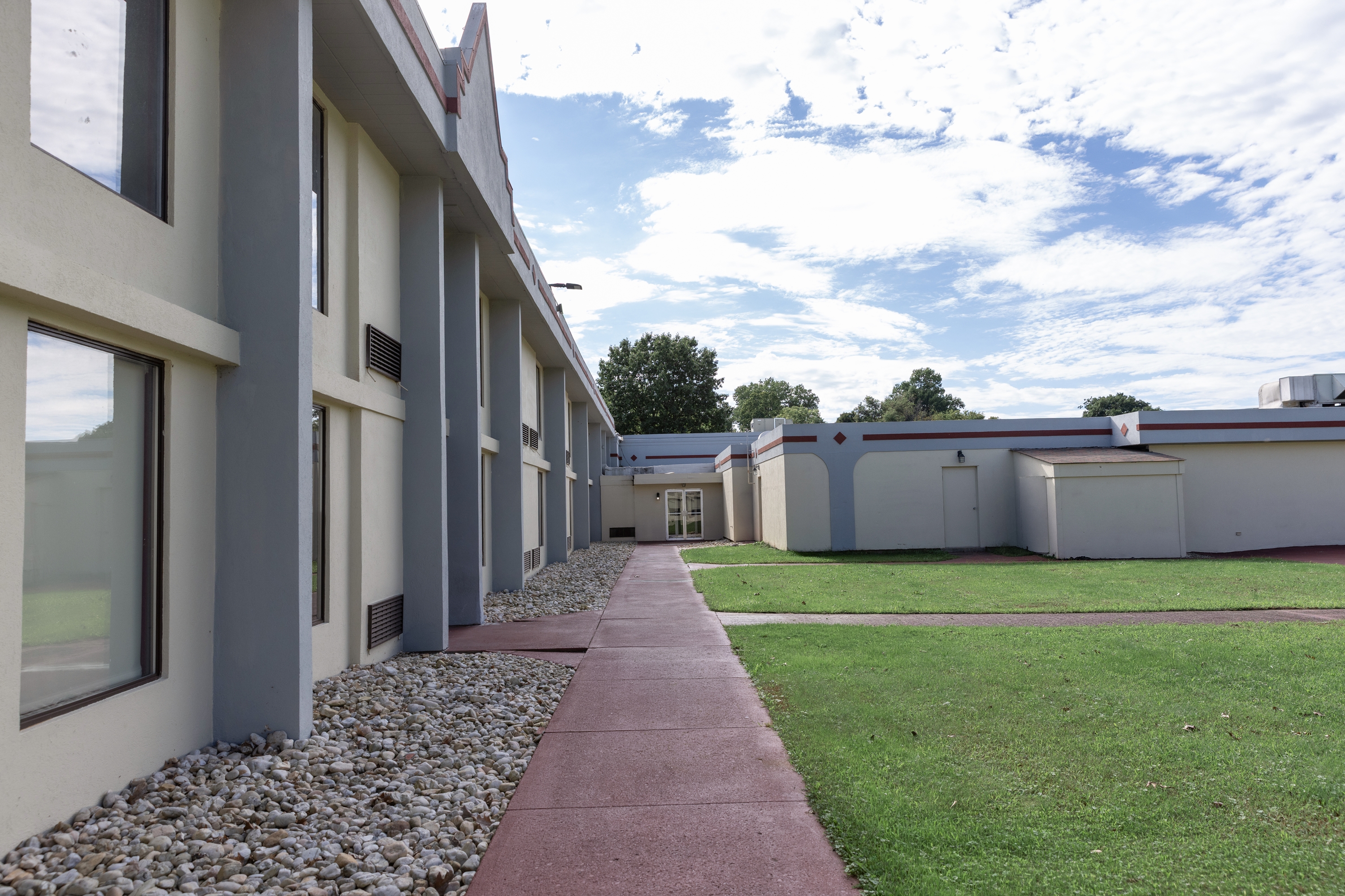 Back Exterior Image of Ramada by Wyndham New Kensington hotel in New Kensington, Pennsylvania