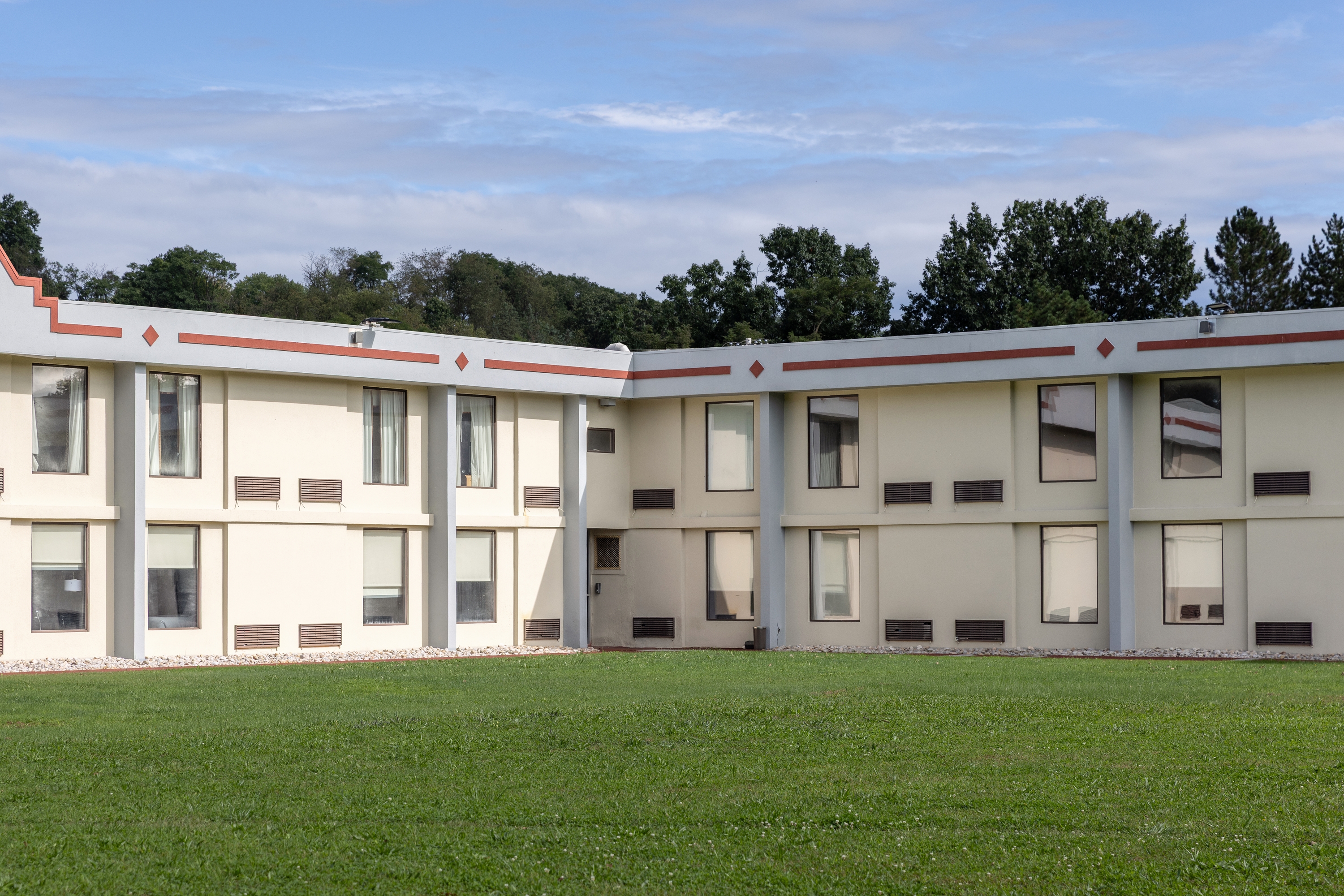 Back Exterior Image of Ramada by Wyndham New Kensington hotel in New Kensington, Pennsylvania