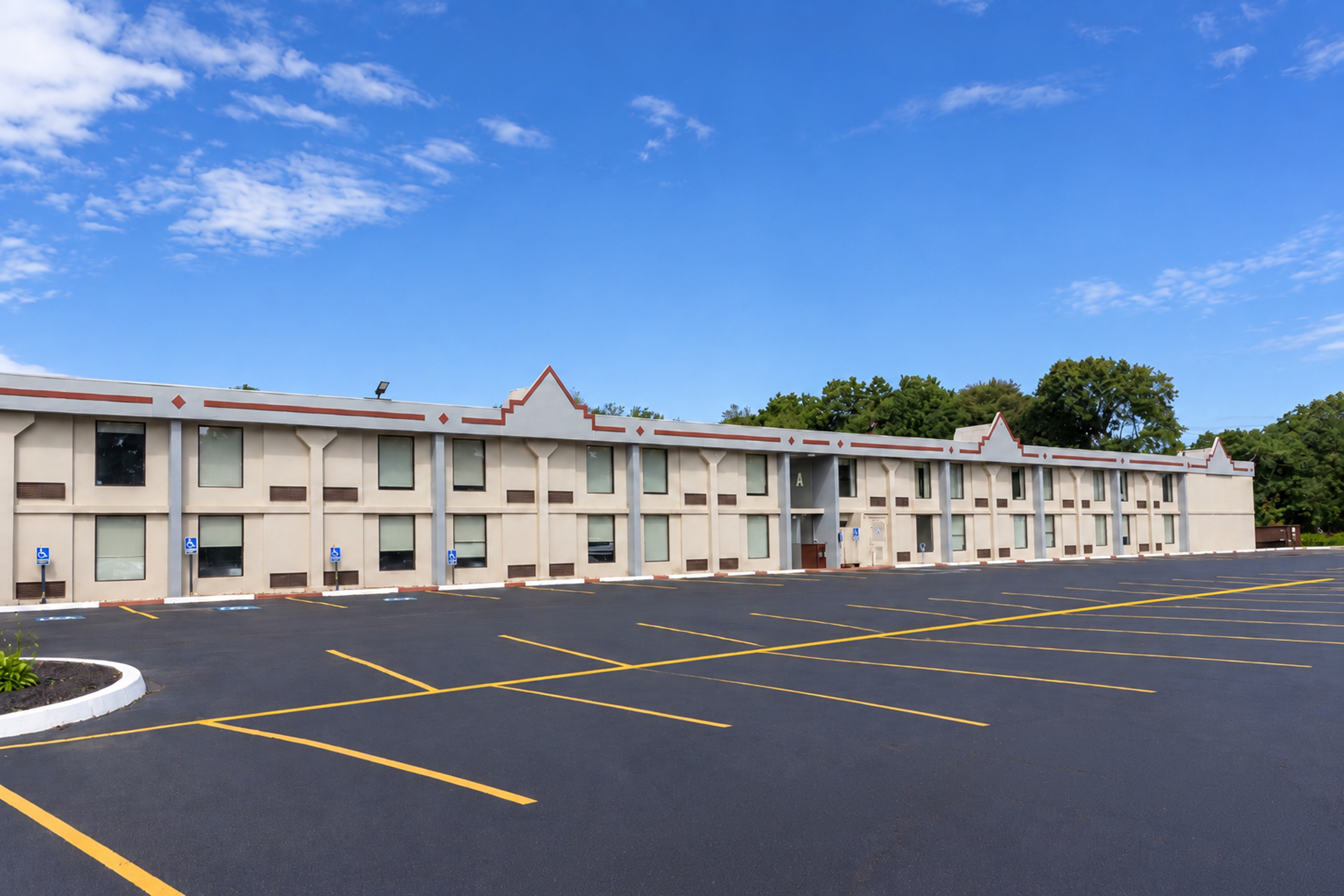 Back Exterior Image of Ramada by Wyndham New Kensington hotel in New Kensington, Pennsylvania