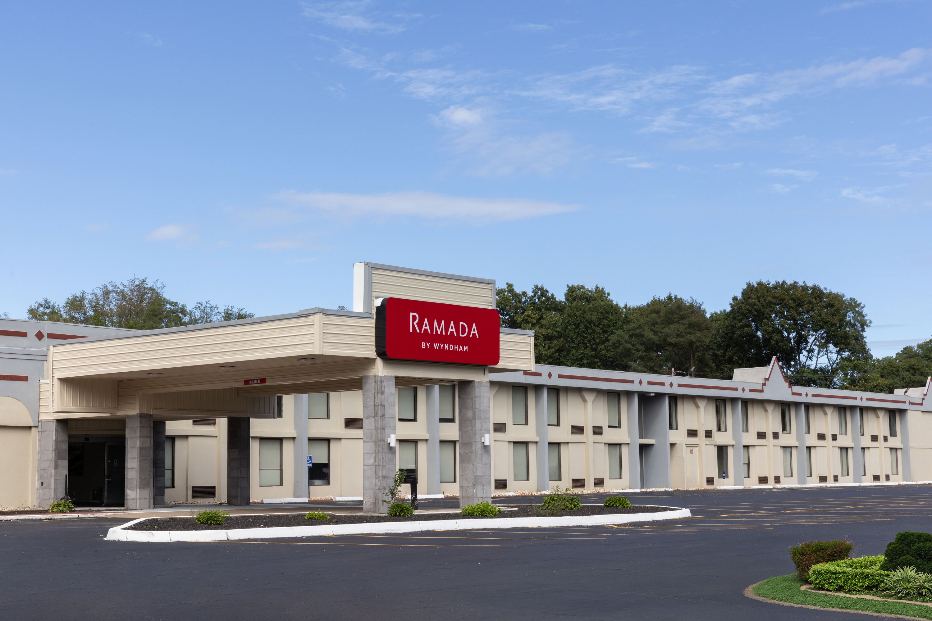 Exterior of Ramada by Wyndham New Kensington hotel in New Kensington, Pennsylvania