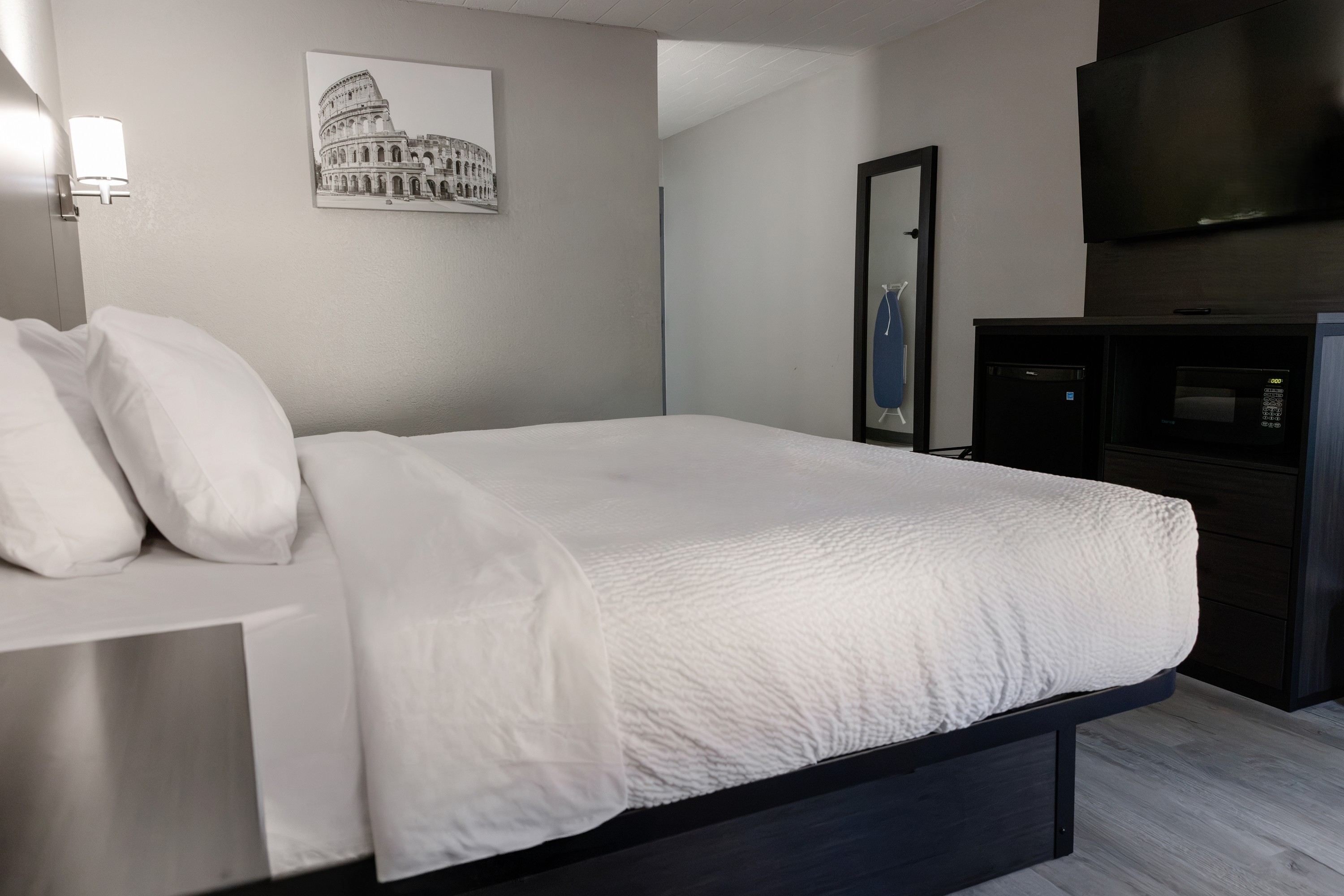 Guest room at the Ramada by Wyndham New Kensington in New Kensington, Pennsylvania