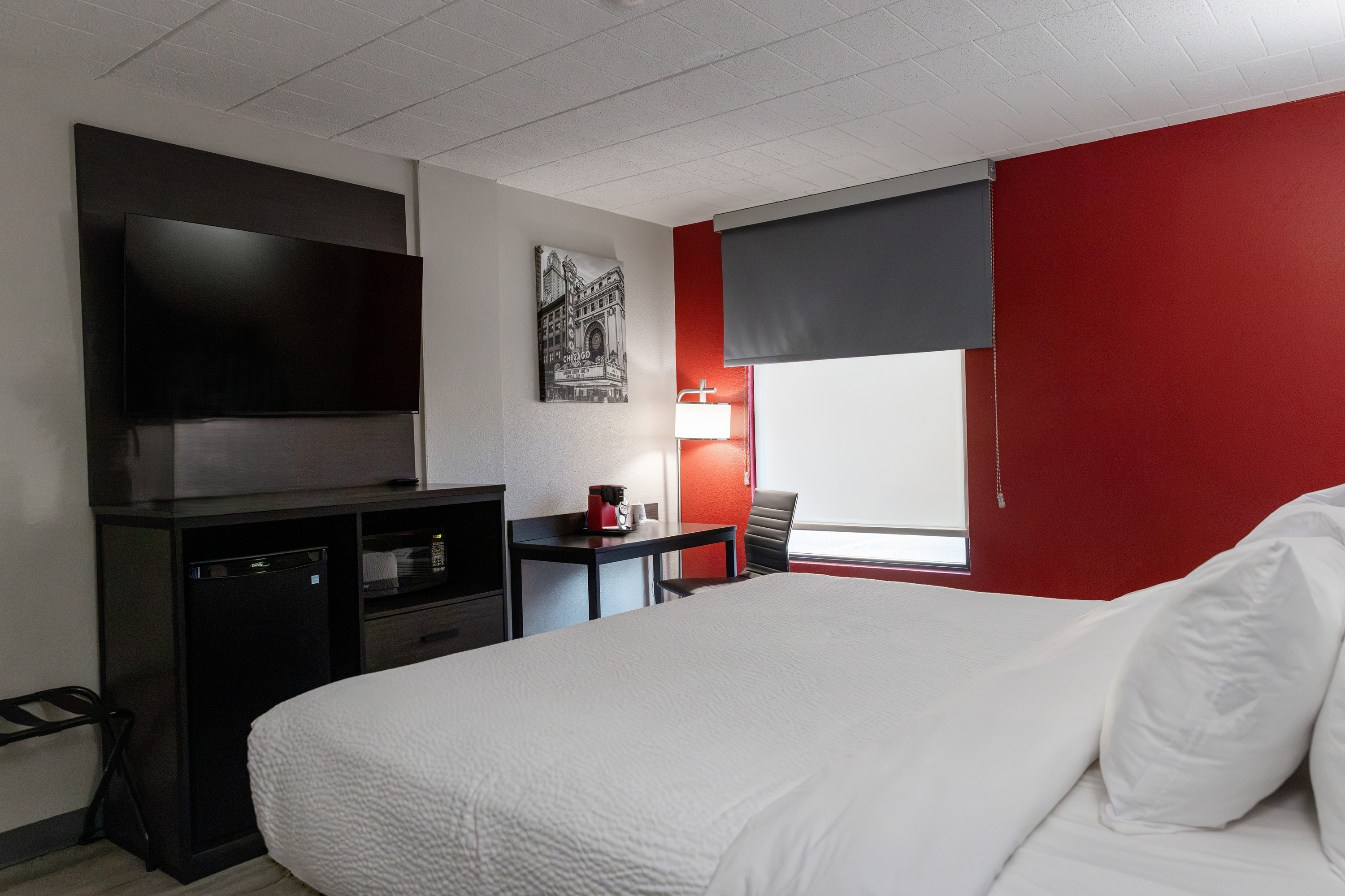 Guest room at the Ramada by Wyndham New Kensington in New Kensington, Pennsylvania