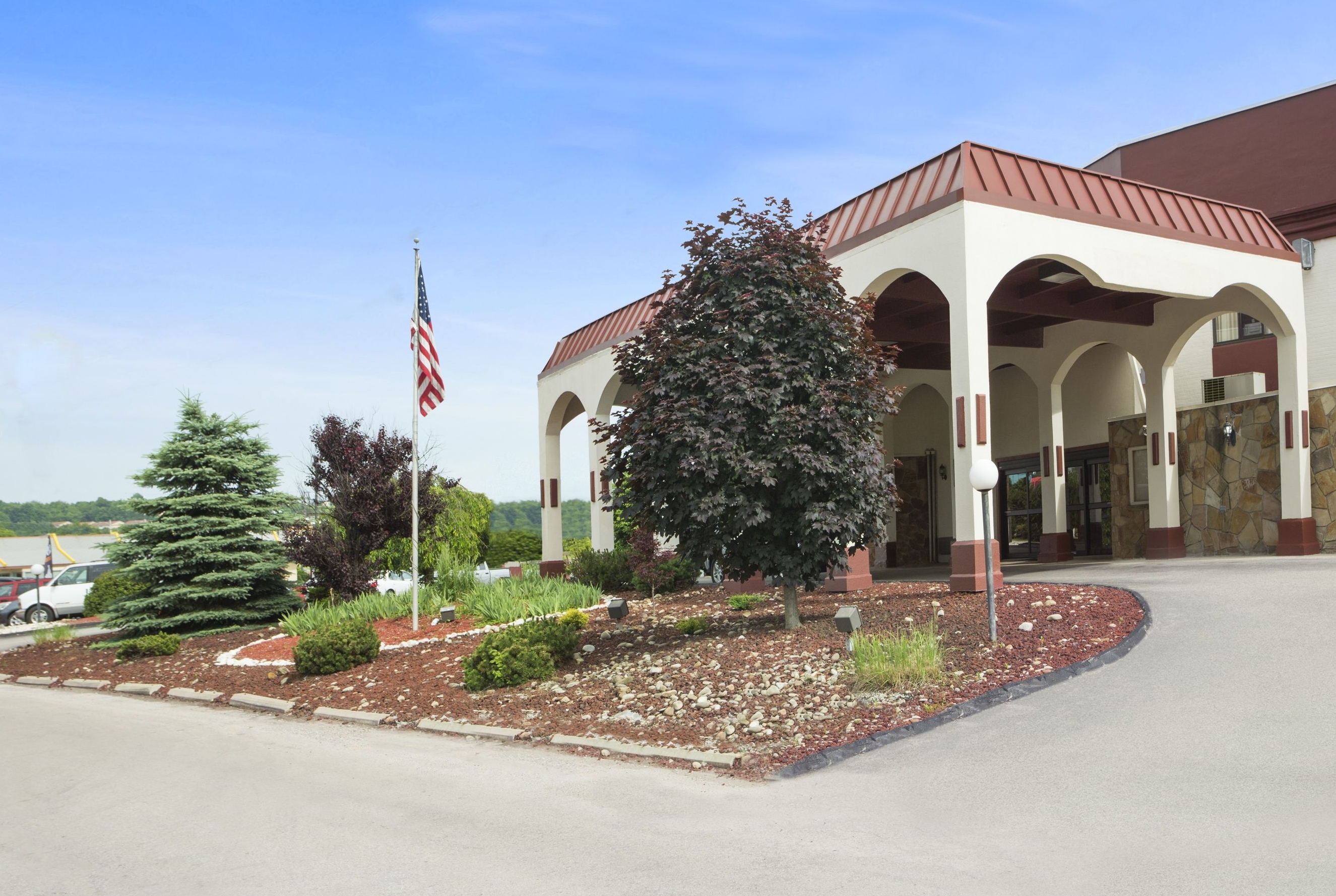 Exterior of Ramada by Wyndham Pittsburgh/New Stanton hotel in New Stanton, Pennsylvania