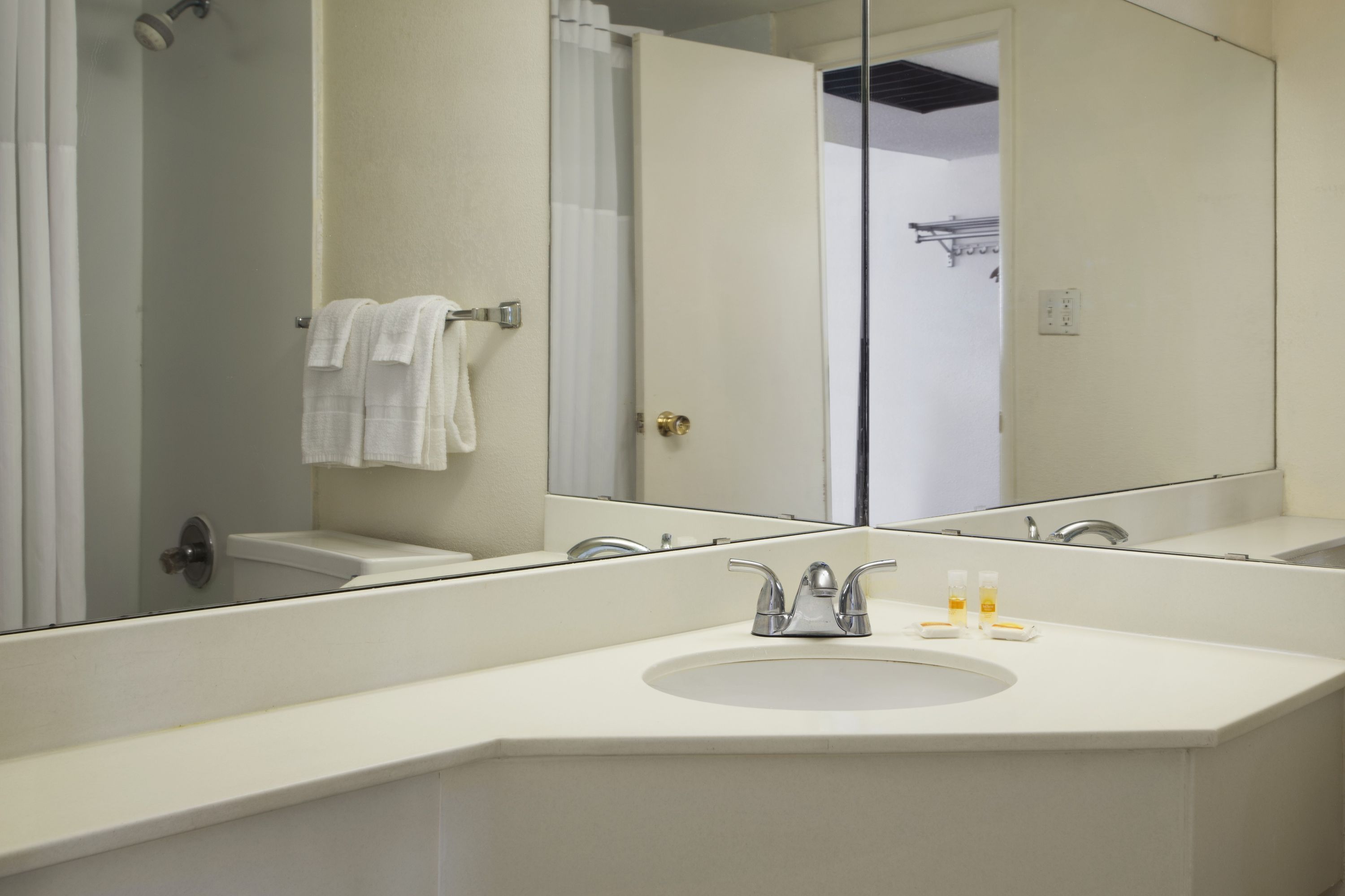 Guest room bath at the Ramada by Wyndham Pittsburgh/New Stanton in New Stanton, Pennsylvania