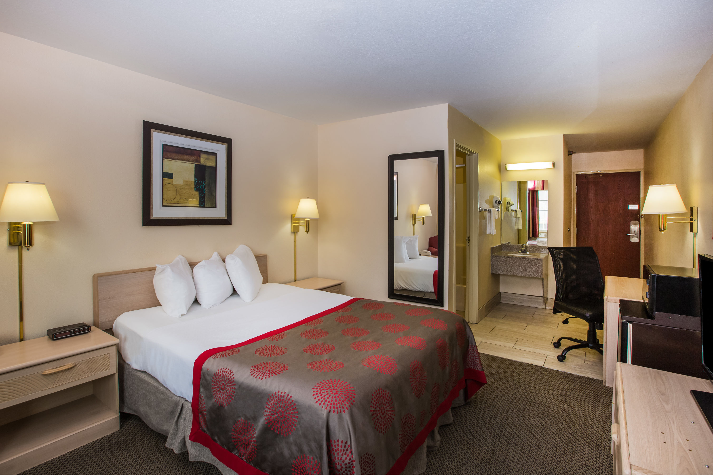 Ramada by Wyndham Sioux Falls | Sioux Falls, SD Hotels