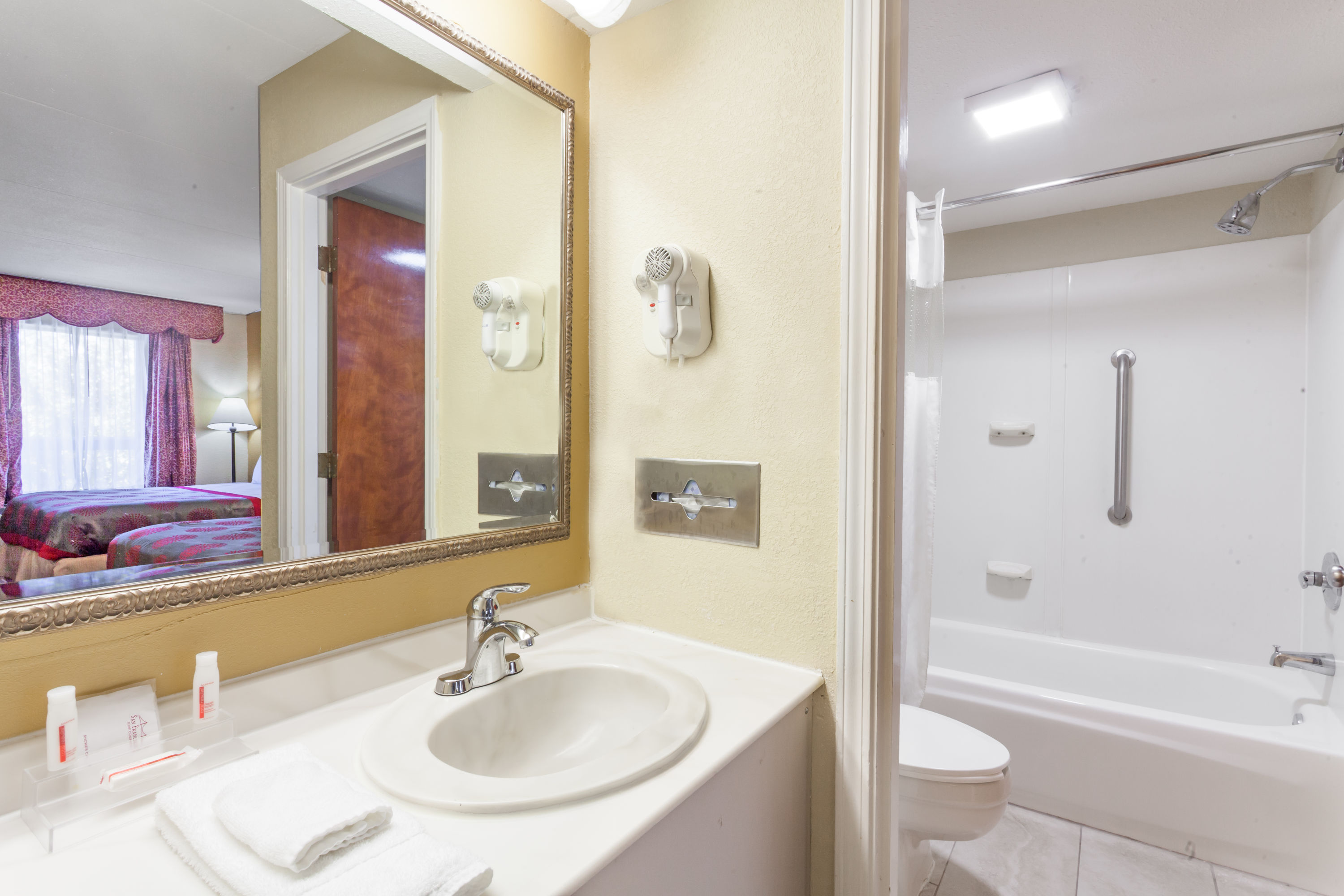 Guest room at the Ramada by Wyndham Lebanon in Lebanon, Tennessee