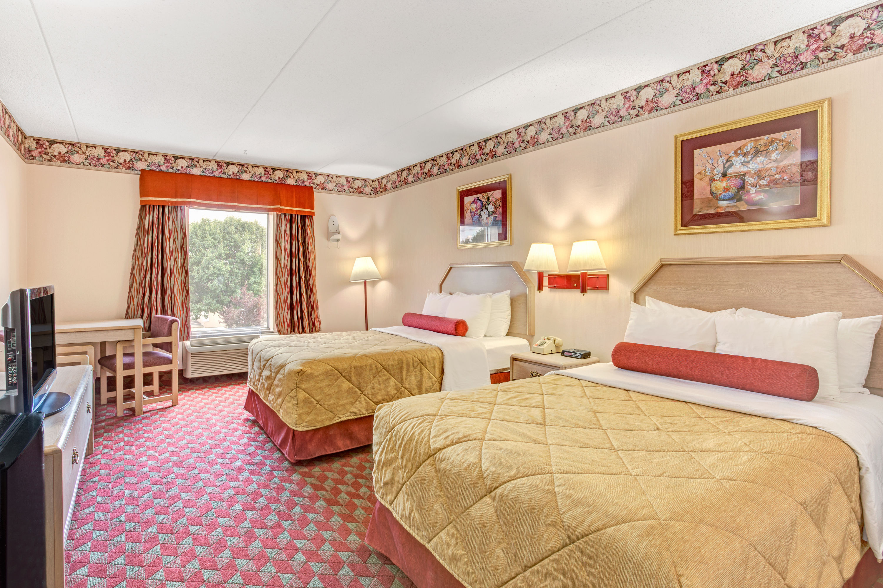 Guest room at the Ramada by Wyndham Murfreesboro in Murfreesboro, Tennessee