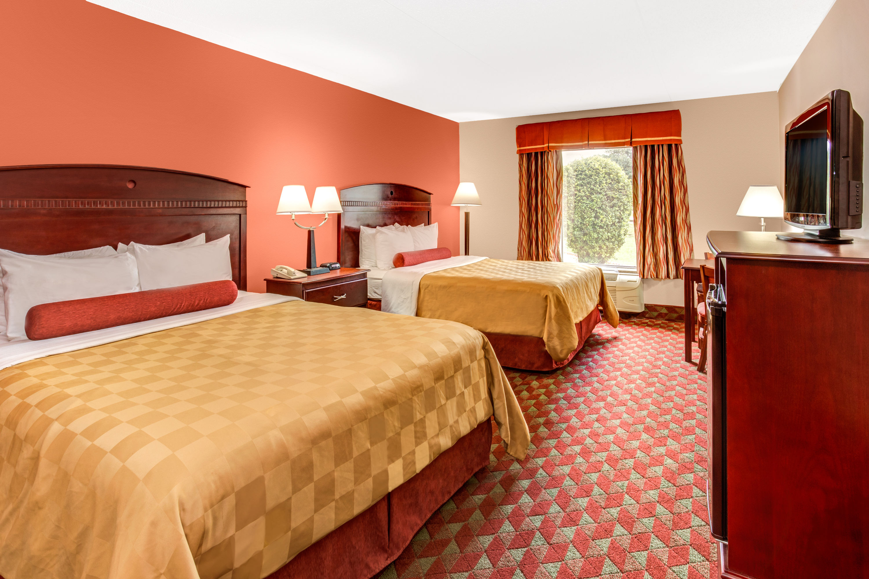 Guest room at the Ramada by Wyndham Murfreesboro in Murfreesboro, Tennessee