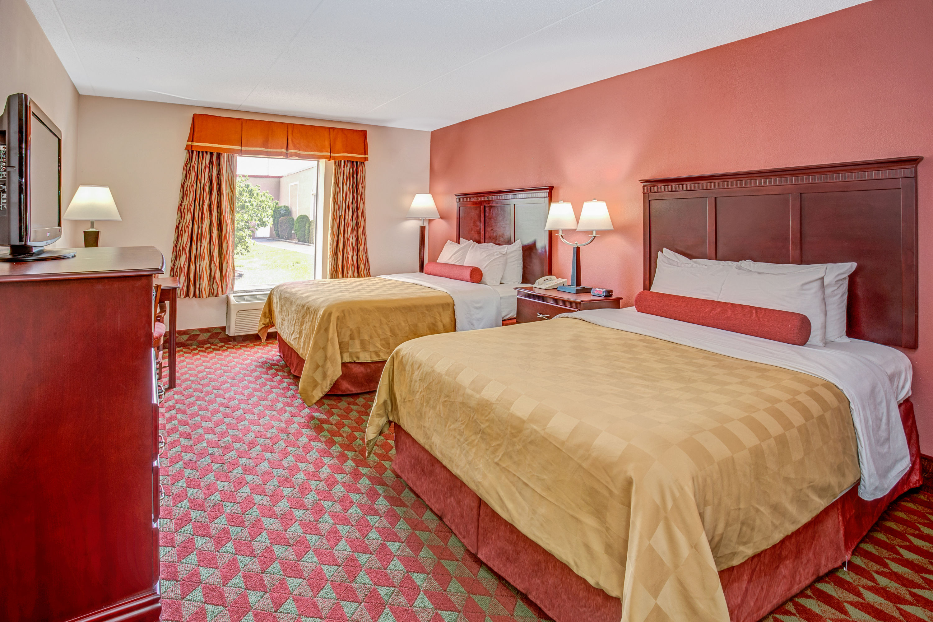 Guest room at the Ramada by Wyndham Murfreesboro in Murfreesboro, Tennessee
