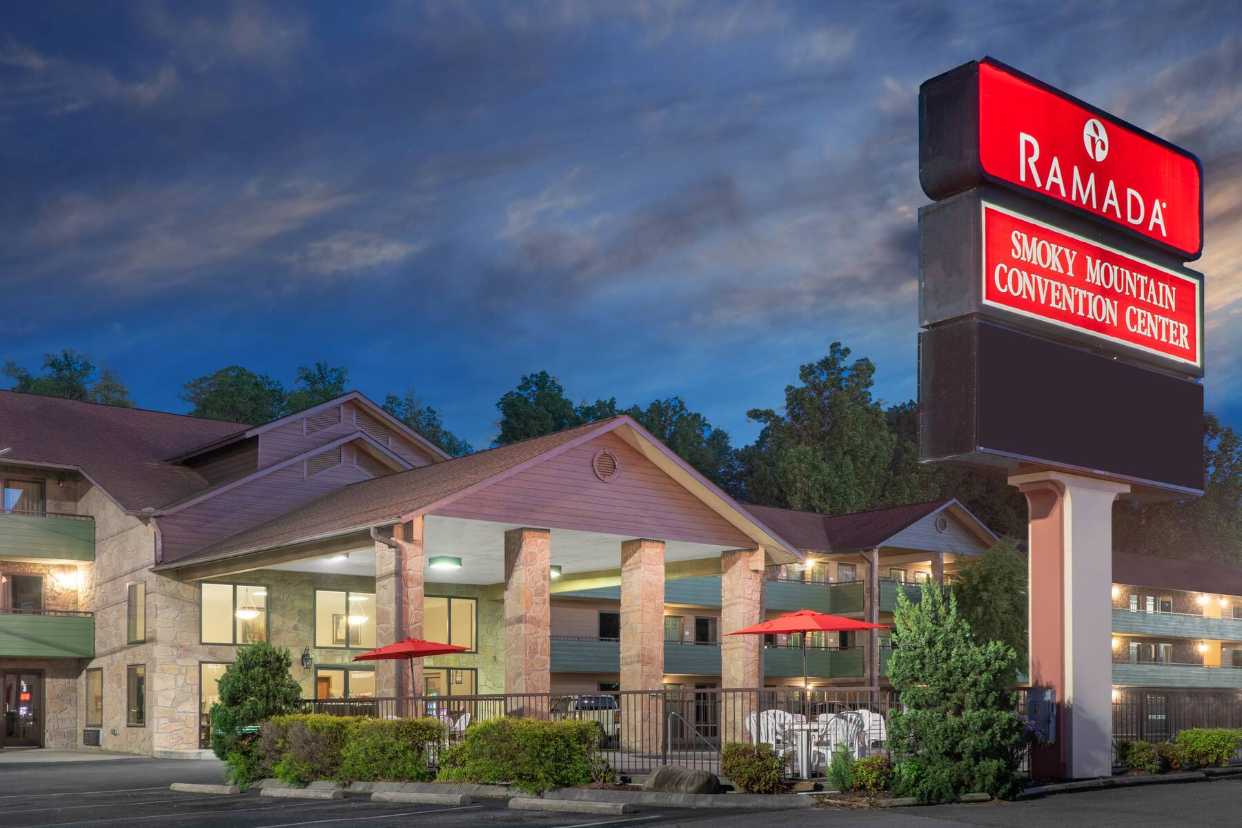 Ramada by Wyndham Pigeon Forge South | Pigeon Forge, TN Hotels
