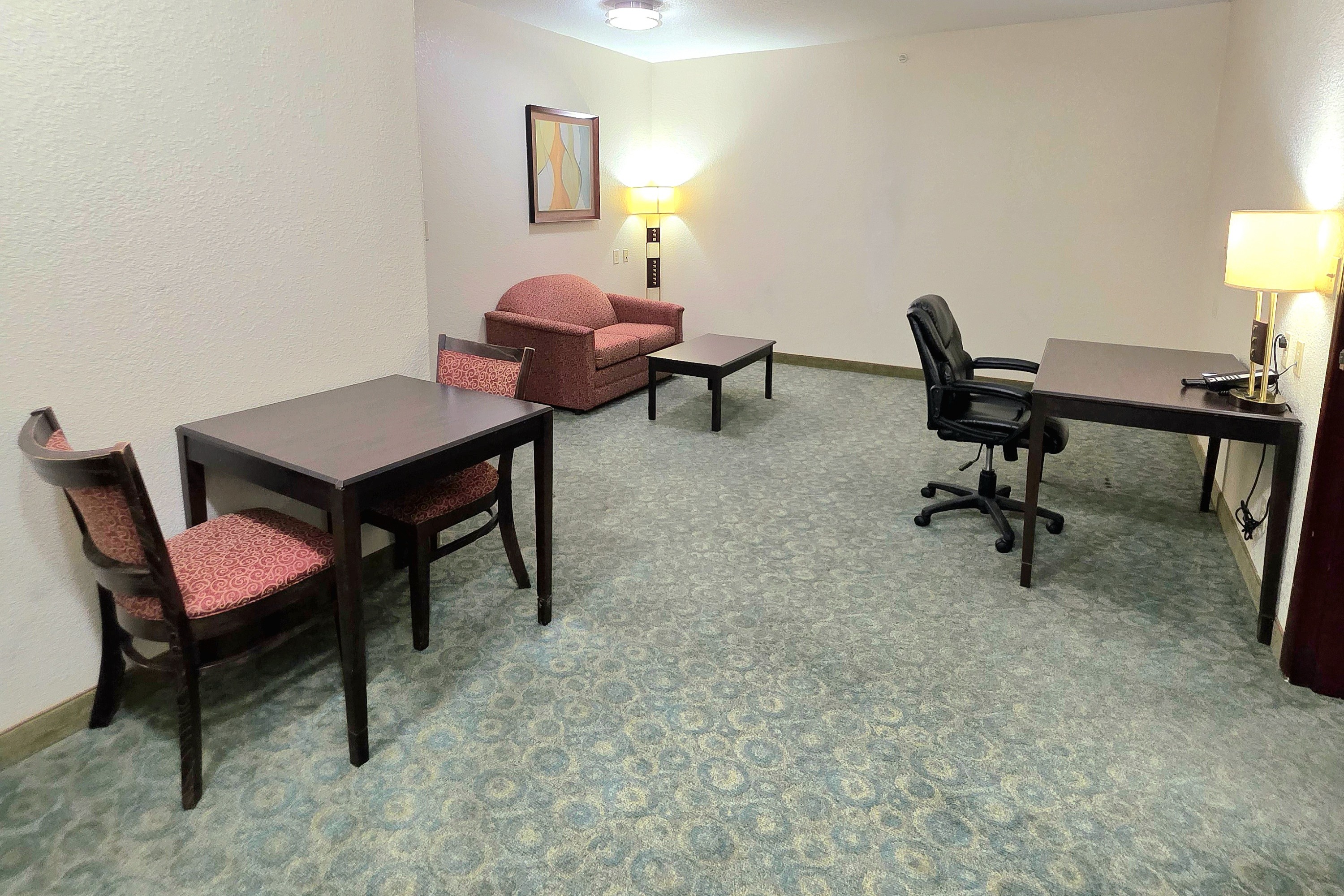 Ramada by Wyndham South Waco suite in Hewitt, Texas