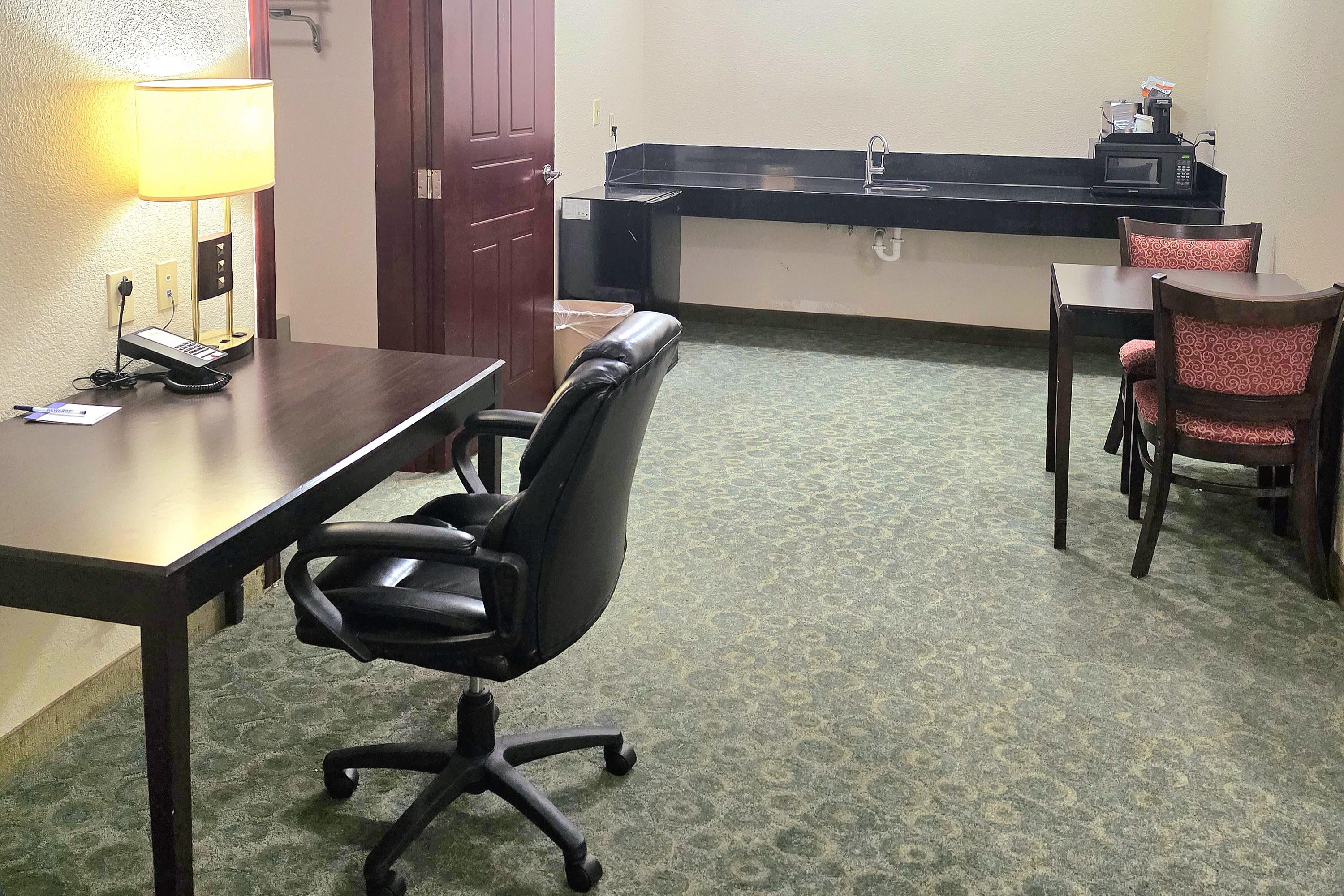 Ramada by Wyndham South Waco suite in Hewitt, Texas
